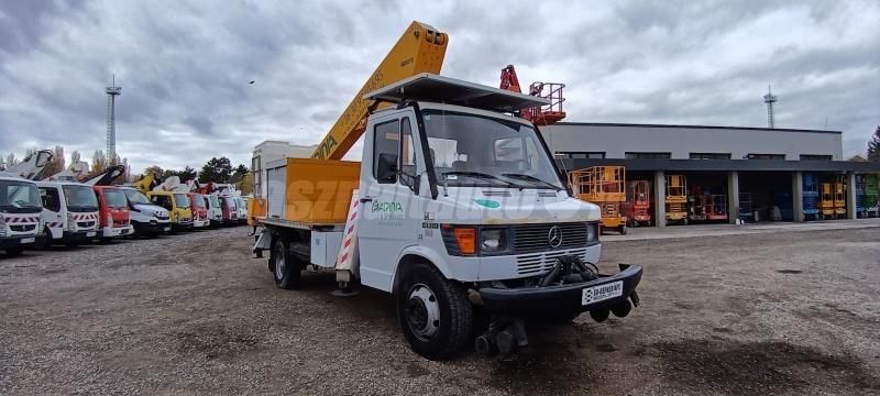 MERCEDES-BENZ 1995/2 - 1