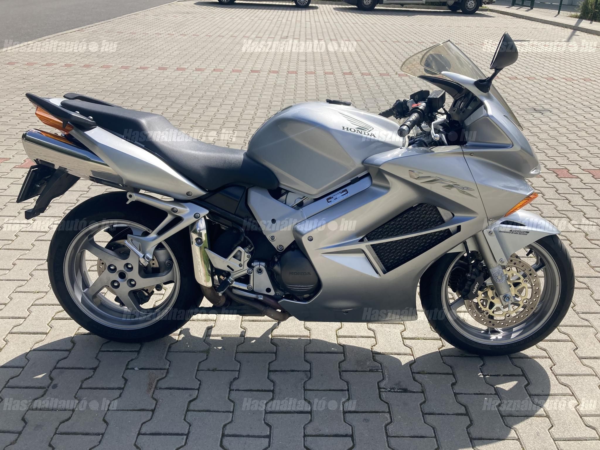 HONDA VFR 800 2005/4 - 1