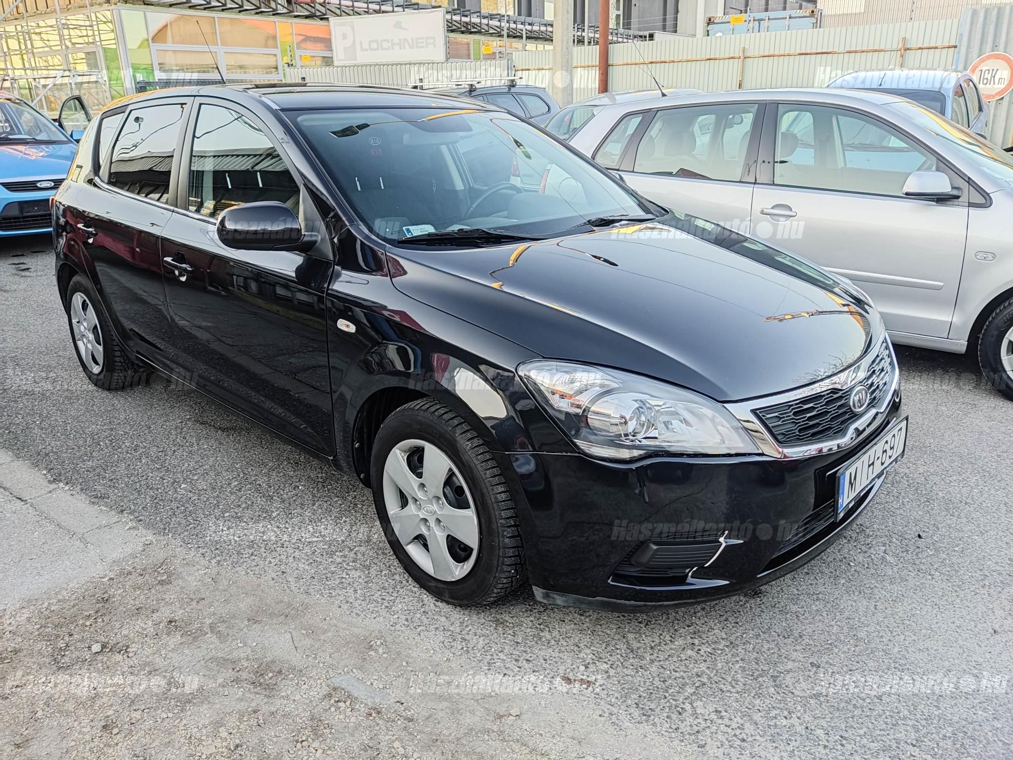 KIA CEE'D 2010/3 - 1