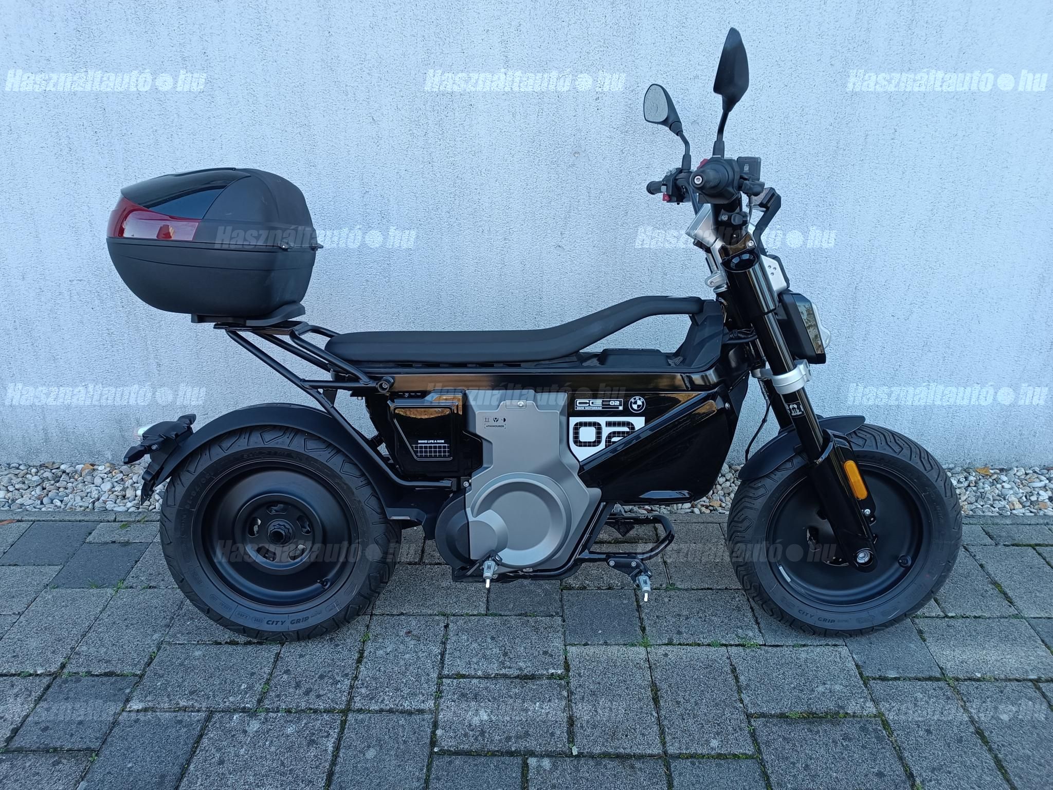 BMW CE 02 2024 - 1