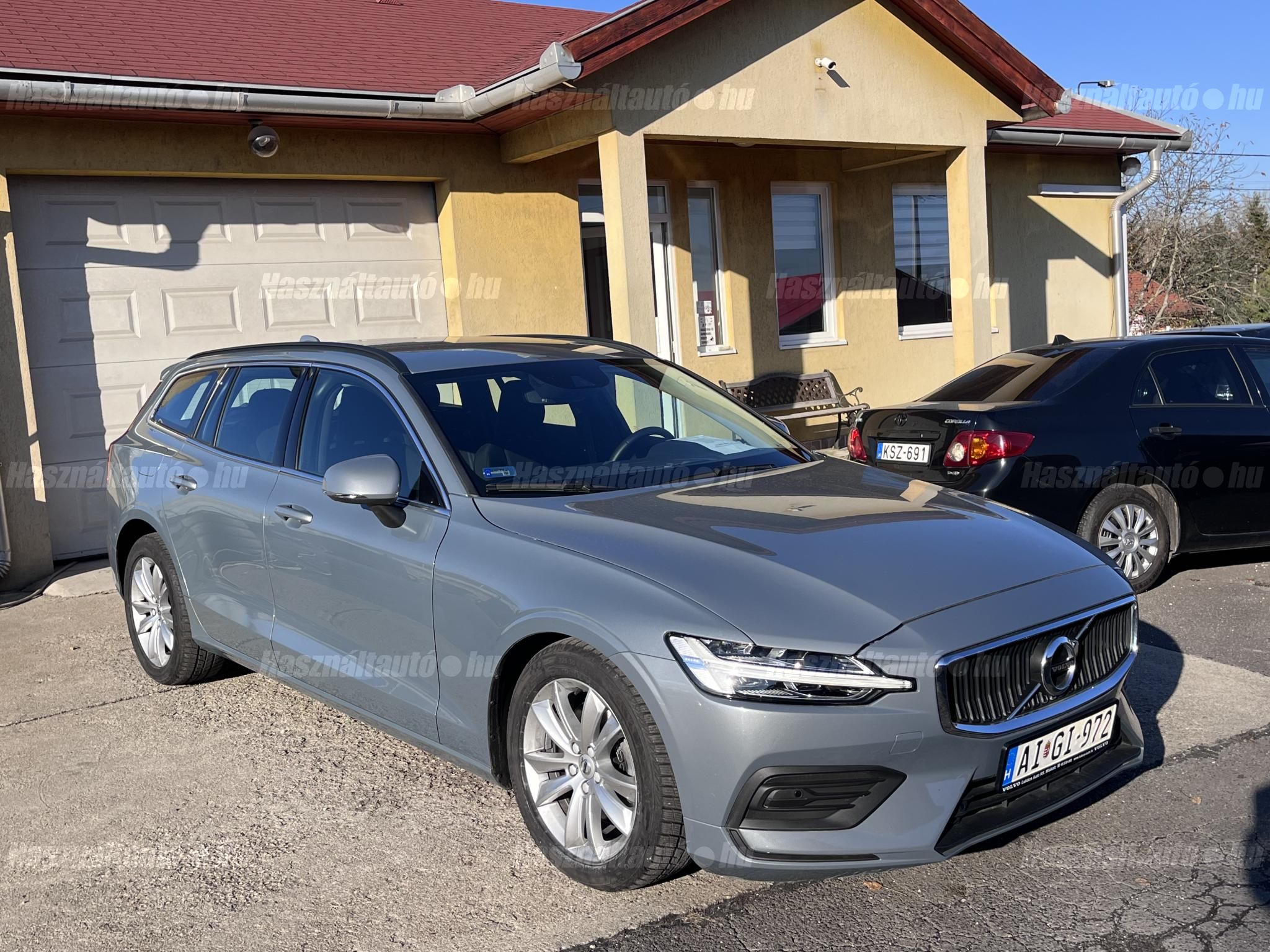 VOLVO V60 2022/4 - 1