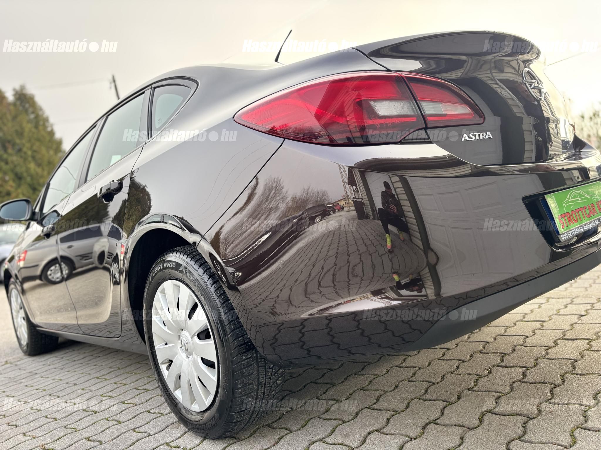 OPEL ASTRA J 2017/12 - 1