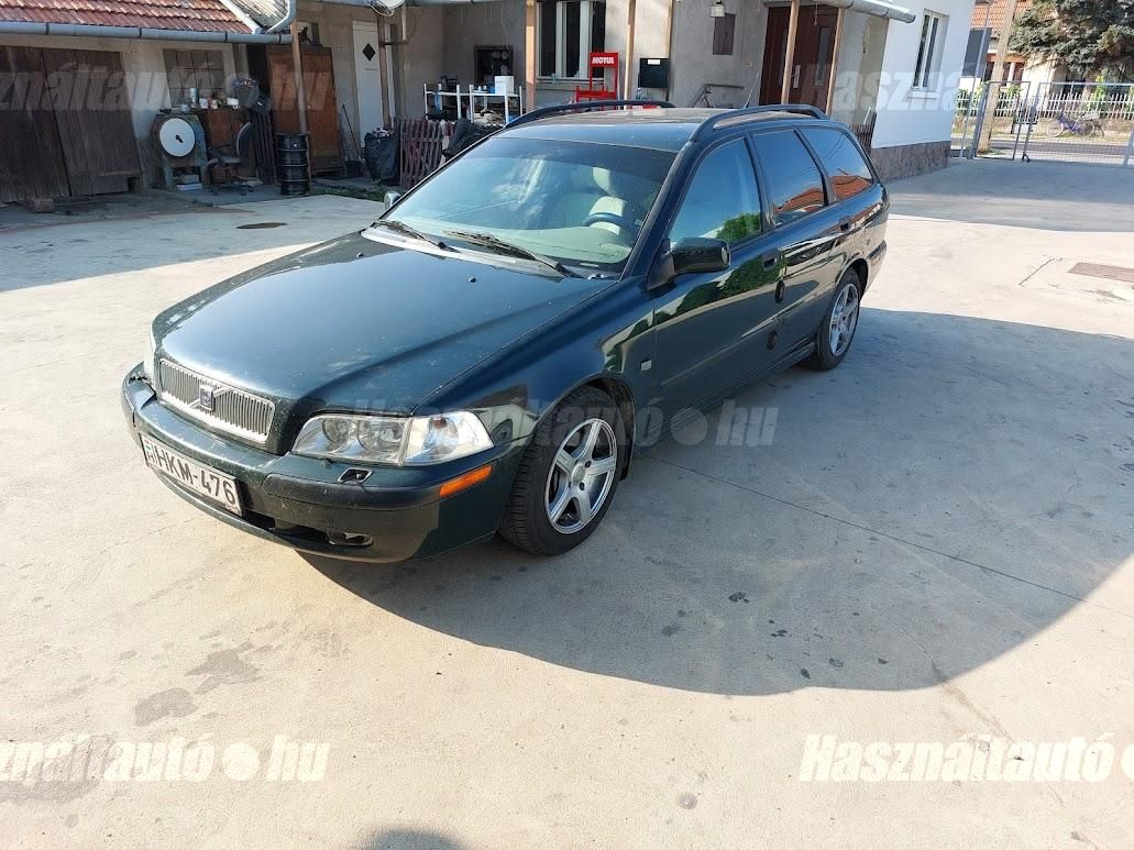 VOLVO V40 2000/11 - 1