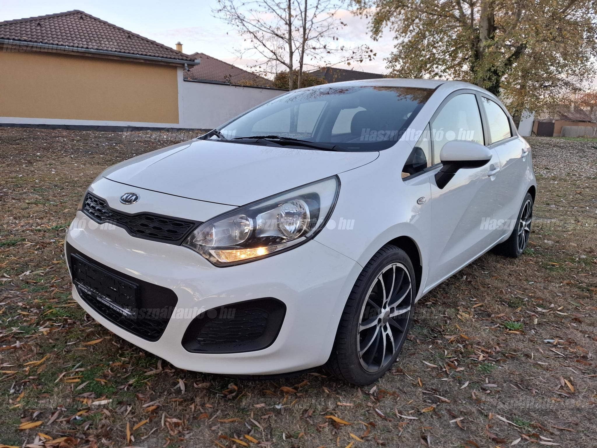 KIA RIO 2011/10 - 1