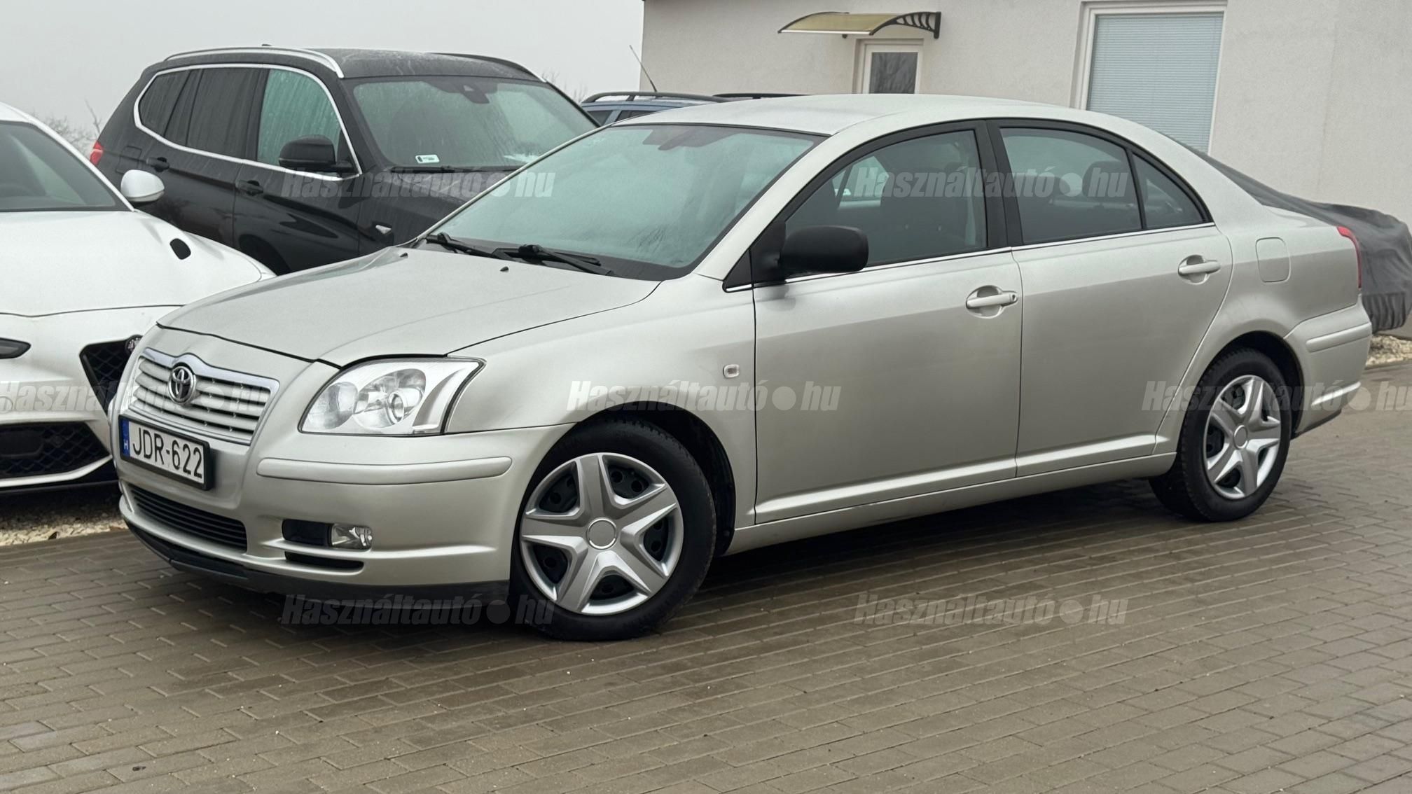 TOYOTA AVENSIS 2004/7 - 1