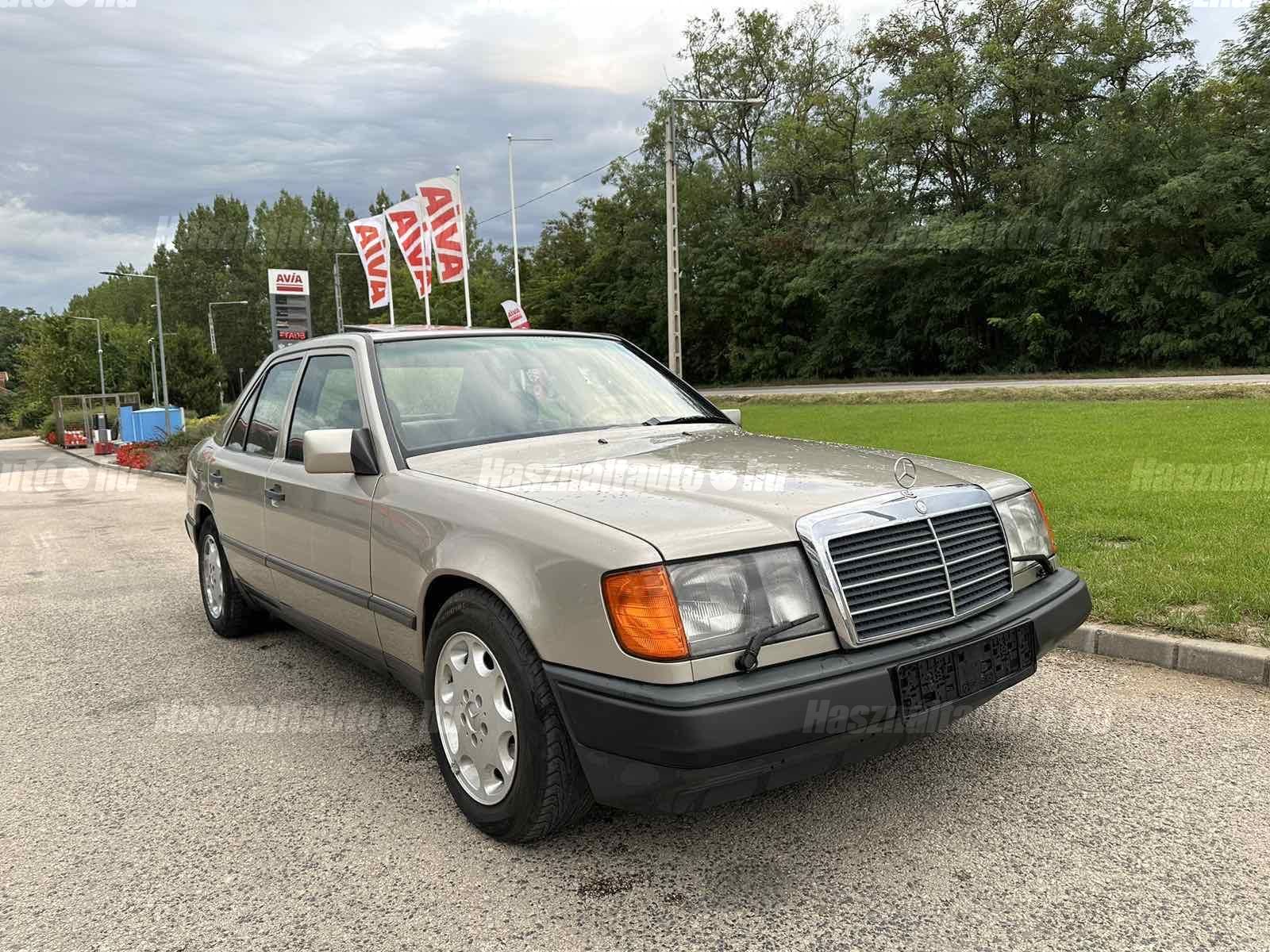 MERCEDES-BENZ 300 1989/8 - 1