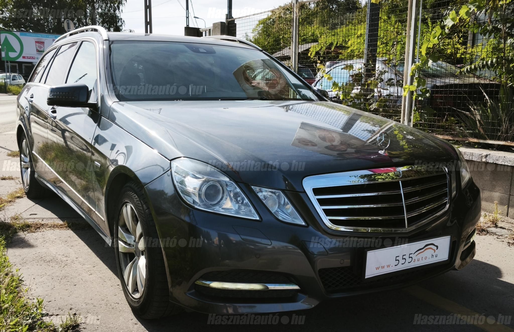 MERCEDES-BENZ E-OSZTÁLY 2012/2 - 1