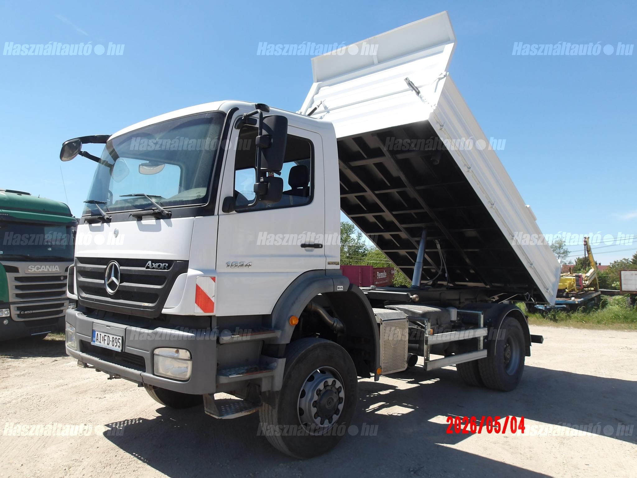 MERCEDES-BENZ 2010/8 - 1