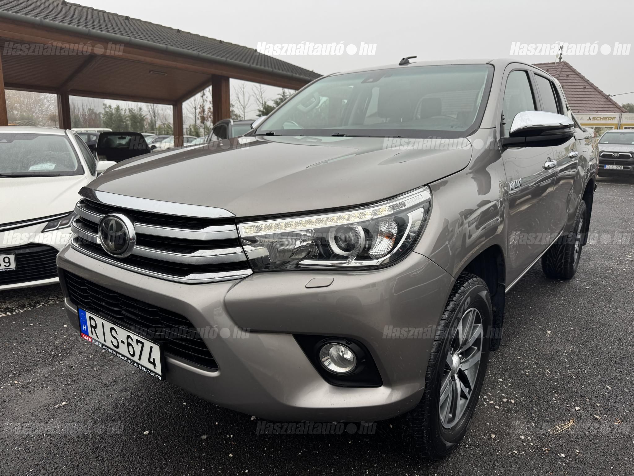TOYOTA HILUX 2019/4 - 1