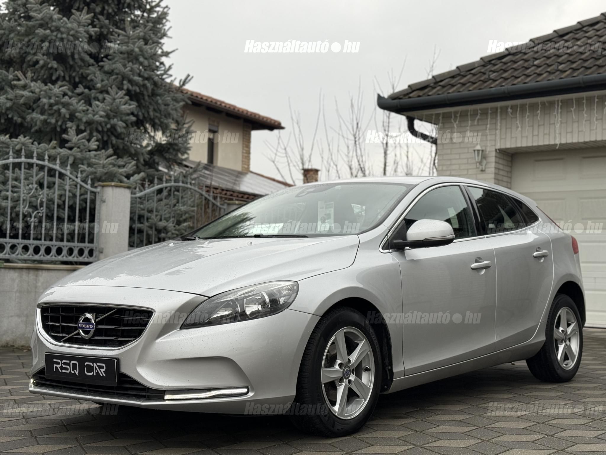 VOLVO V40 2016/5 - 1