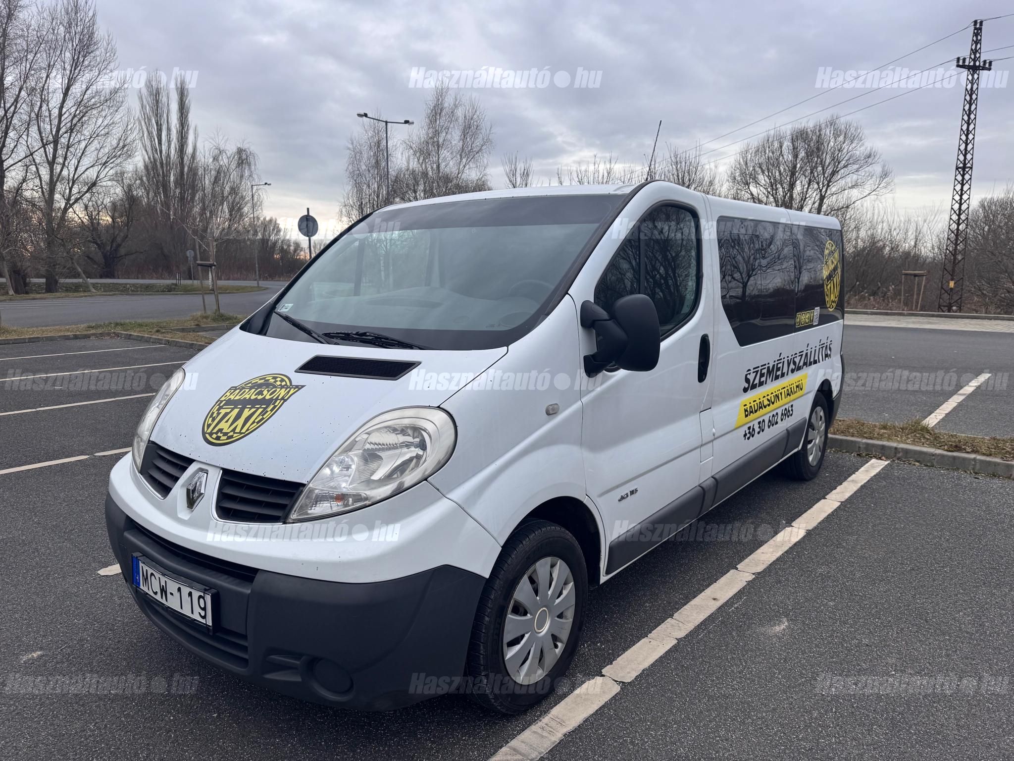 RENAULT TRAFIC 2012/8 - 1