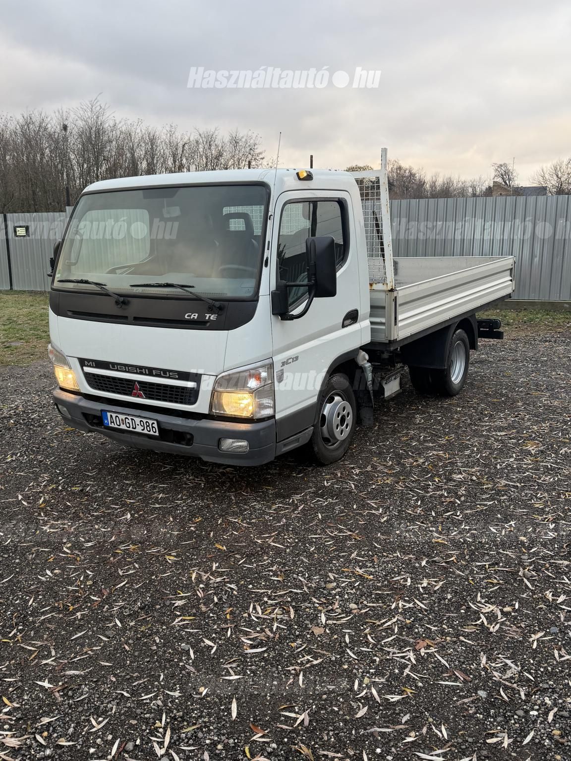 MITSUBISHI CANTER 2010/11 - 1