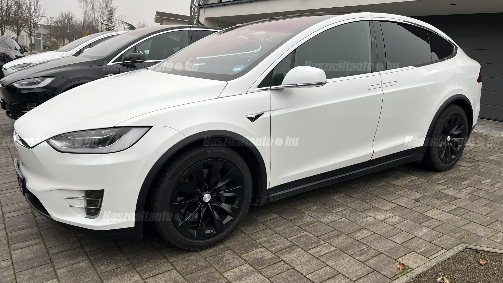TESLA MODEL X 2017/8 - 1