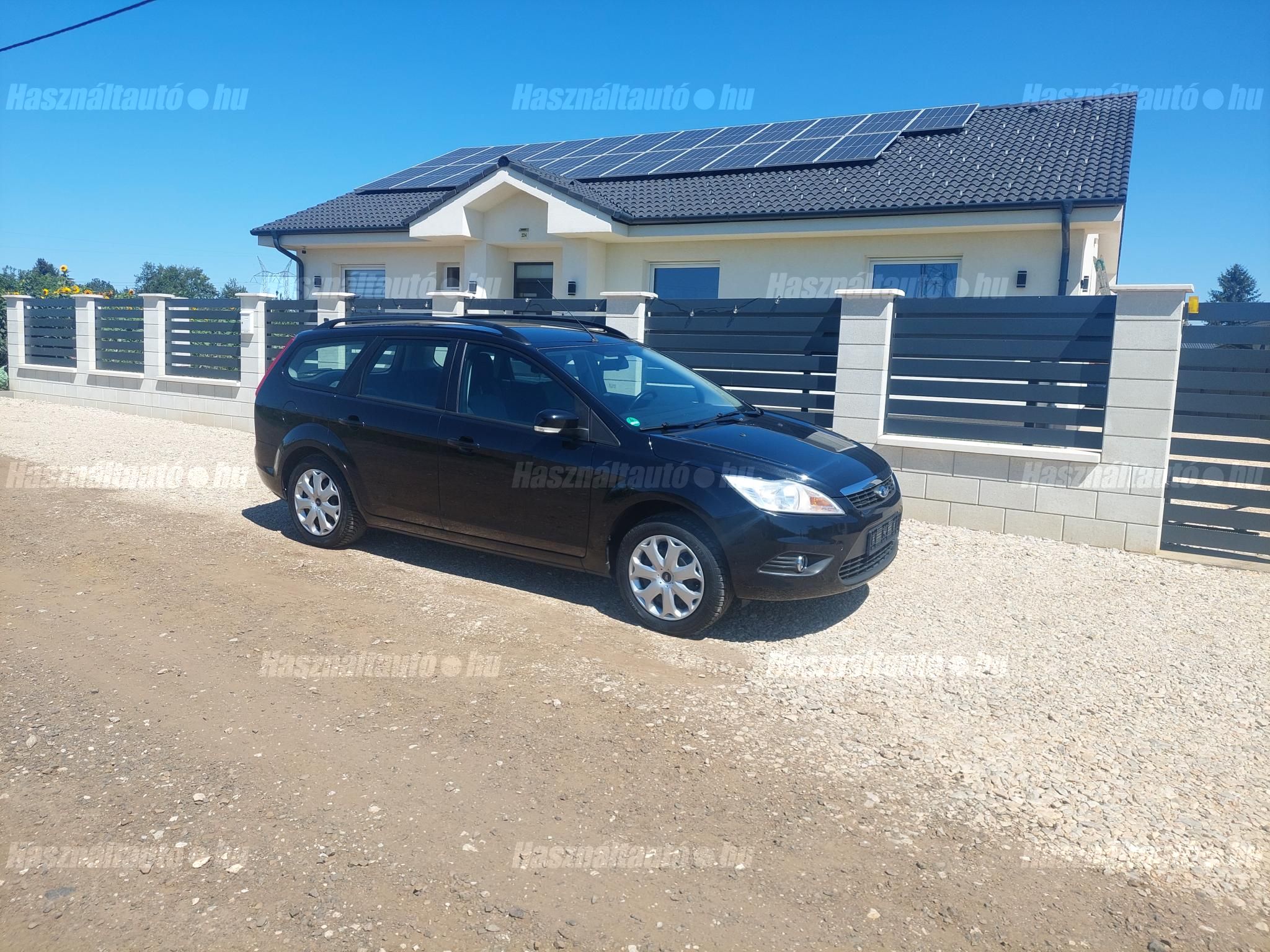 FORD FOCUS 2010/10 - 1
