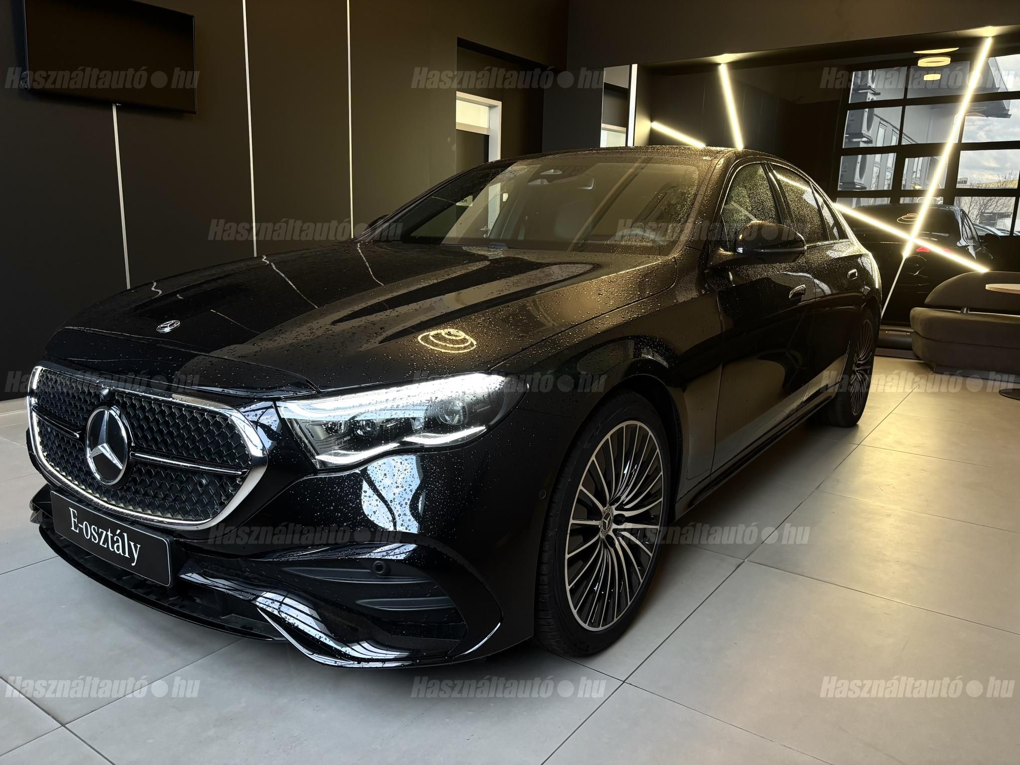 MERCEDES-BENZ E 220 2024/12 - 1