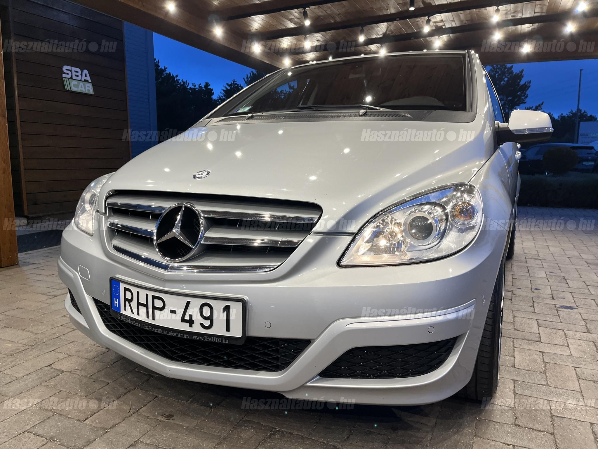 MERCEDES-BENZ B 180 2010/11 - 1