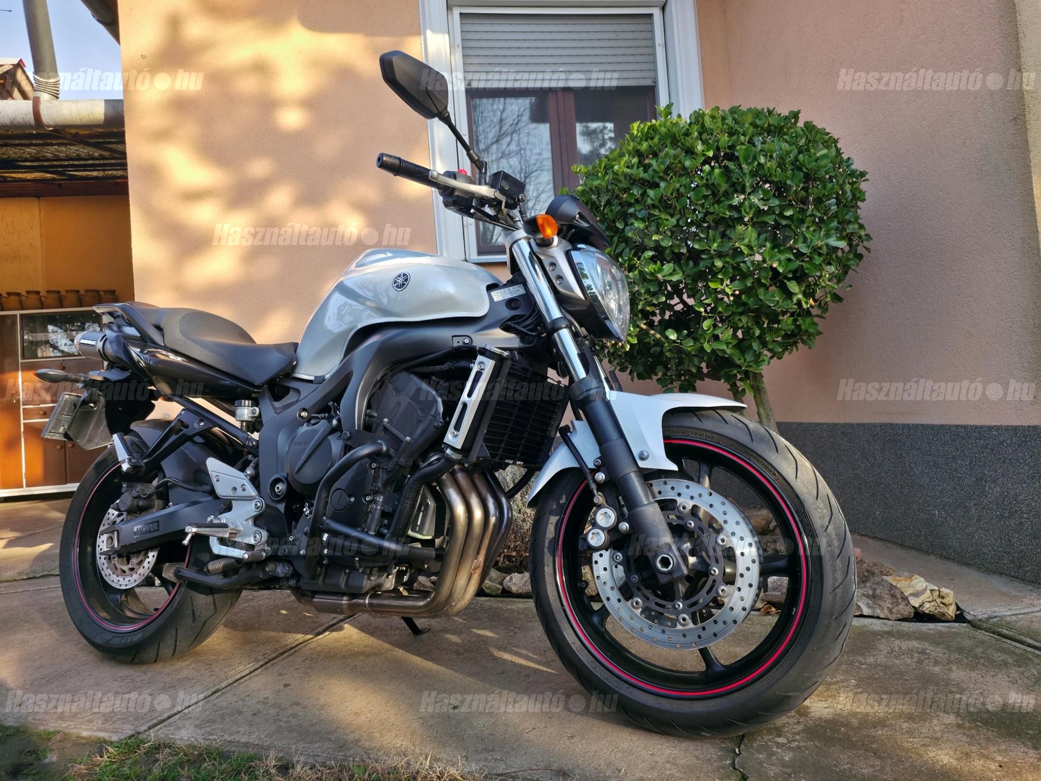 YAMAHA FZ6-N 2008/6 - 1