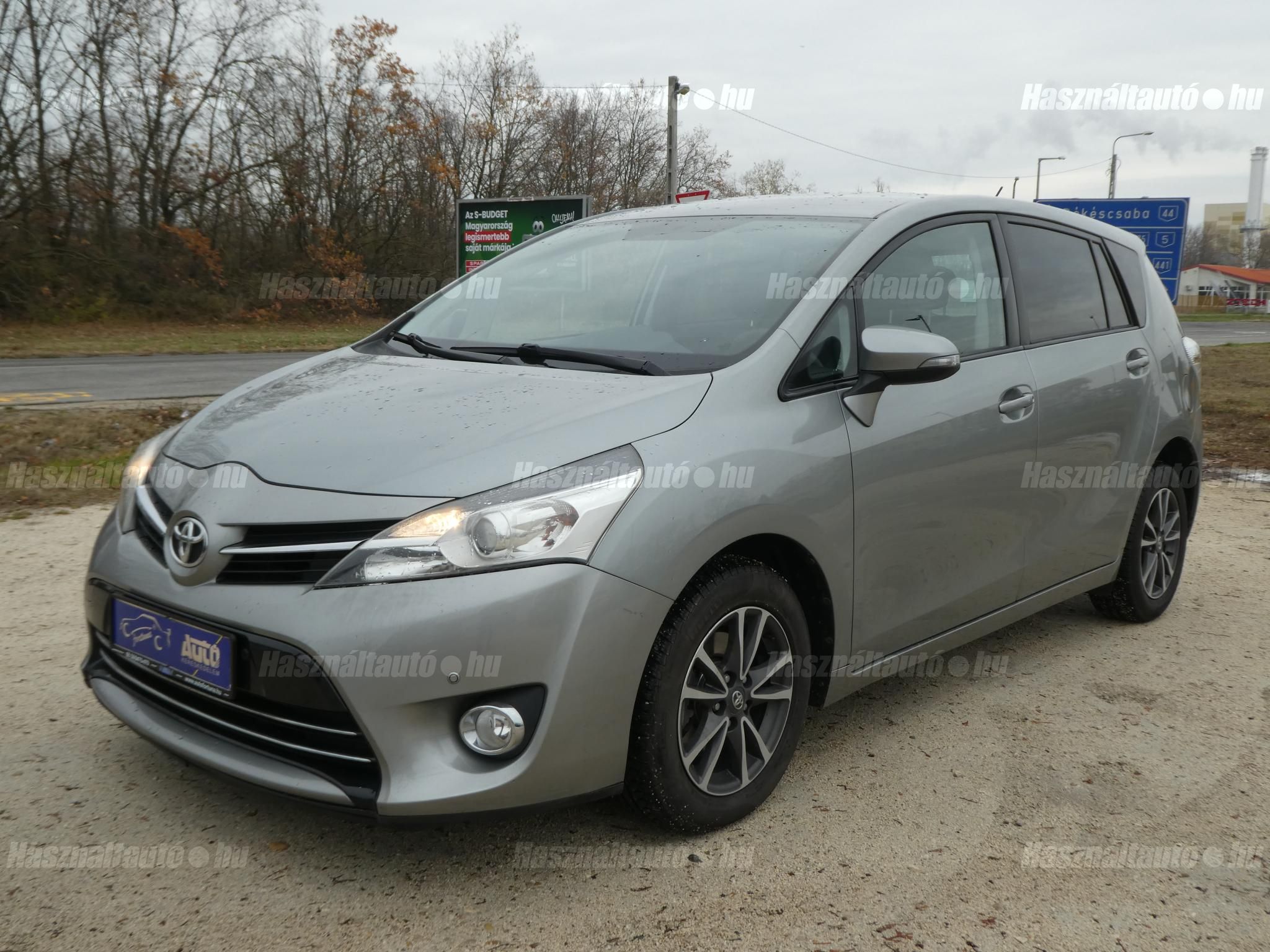 TOYOTA VERSO 2013/4 - 1