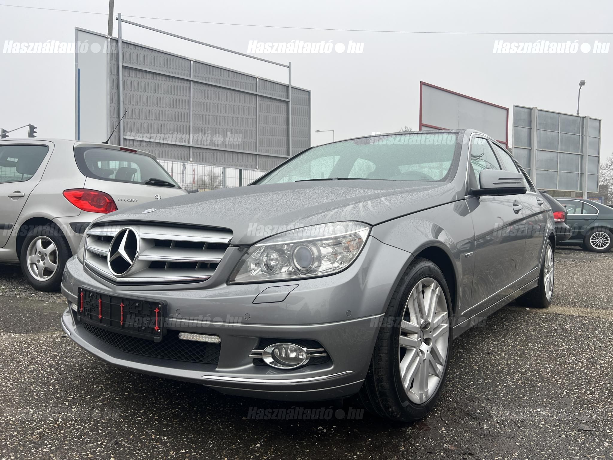 MERCEDES-BENZ C-OSZTÁLY 2010/8 - 1