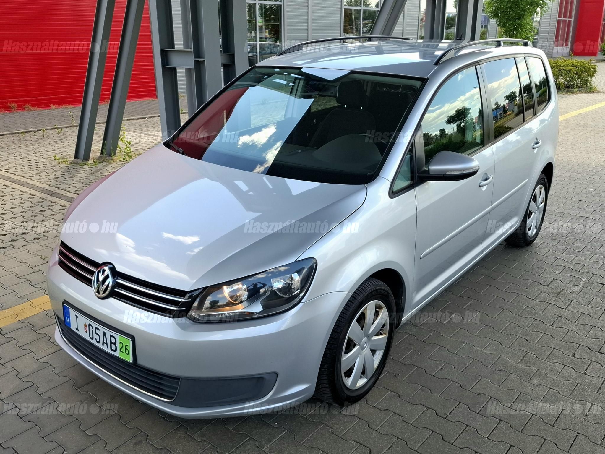 VOLKSWAGEN TOURAN 2011/10 - 1