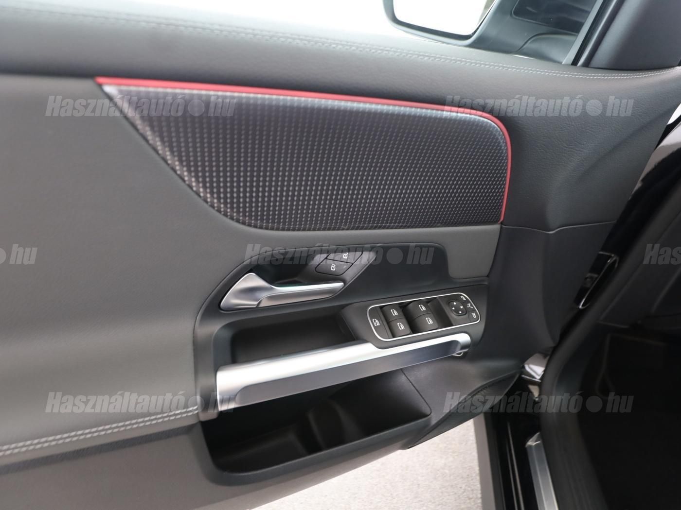 MERCEDES-BENZ EQB 2022 - 1