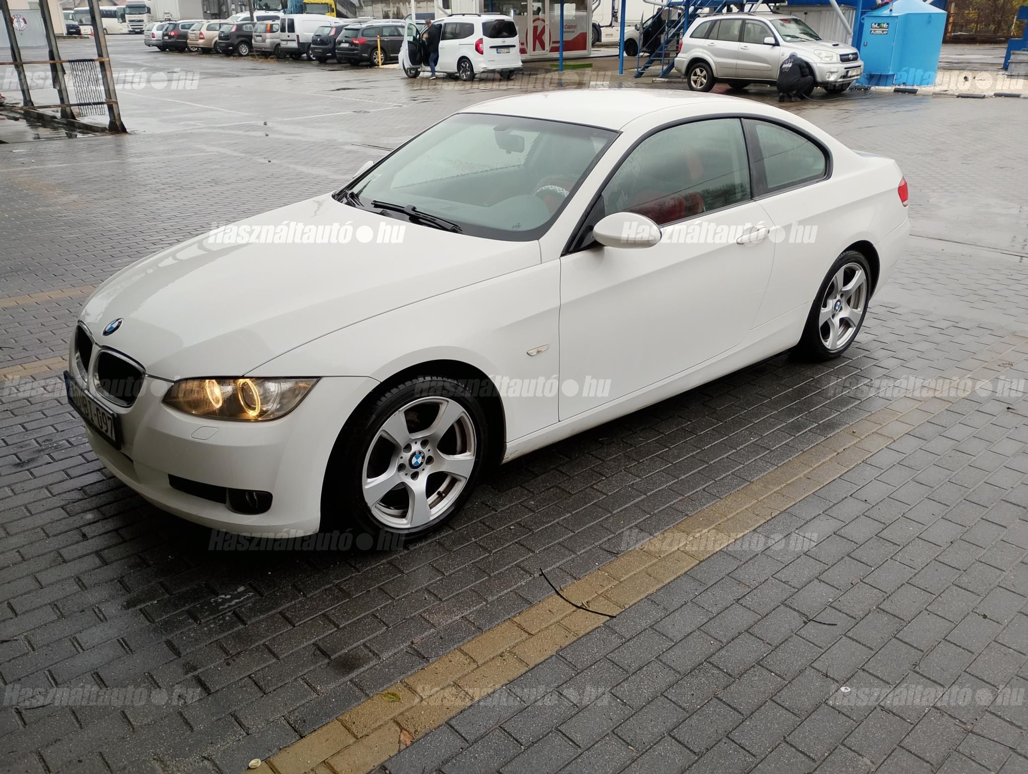 BMW 320 2009 - 1