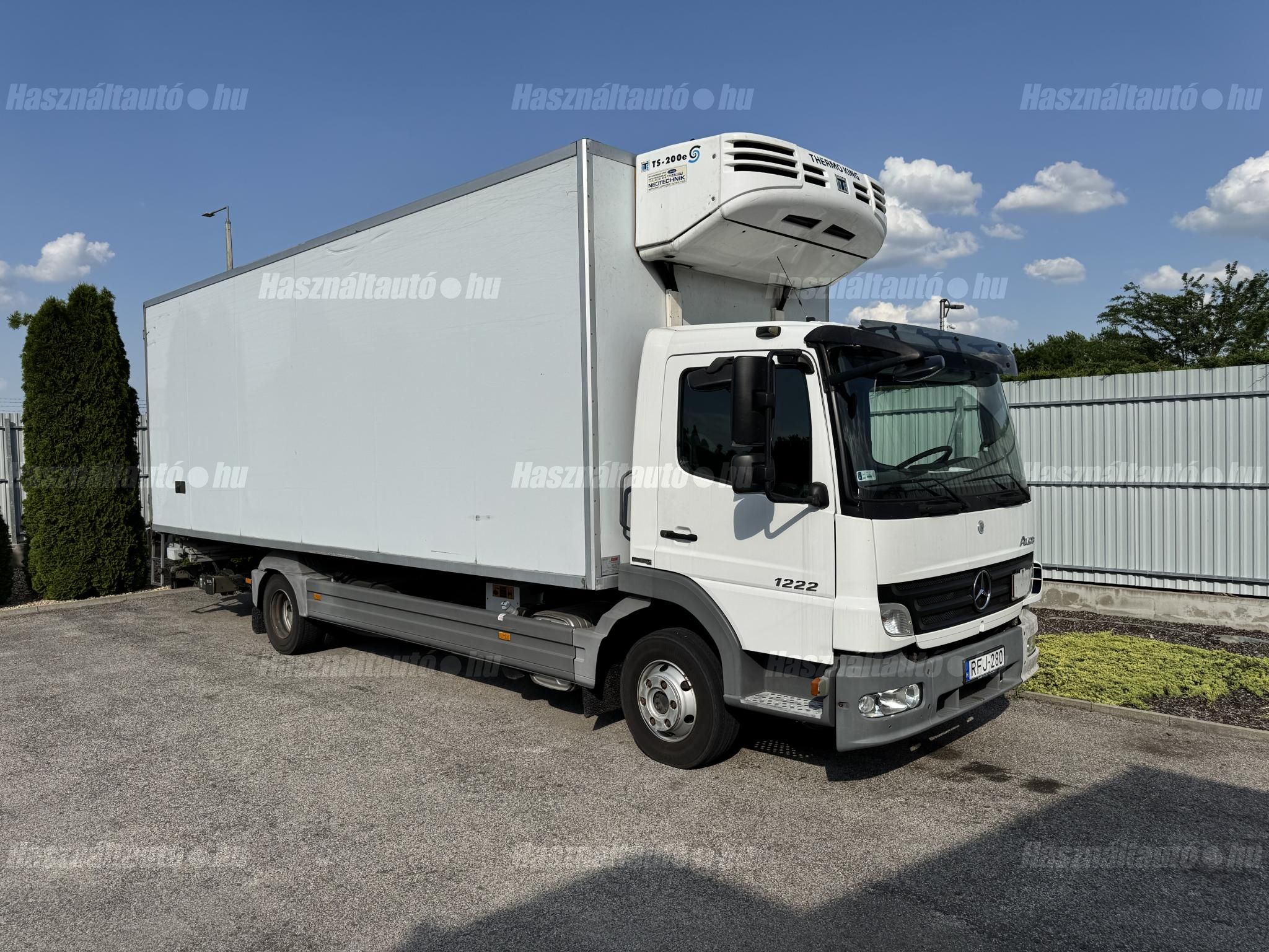 MERCEDES-BENZ 2010/3 - 1