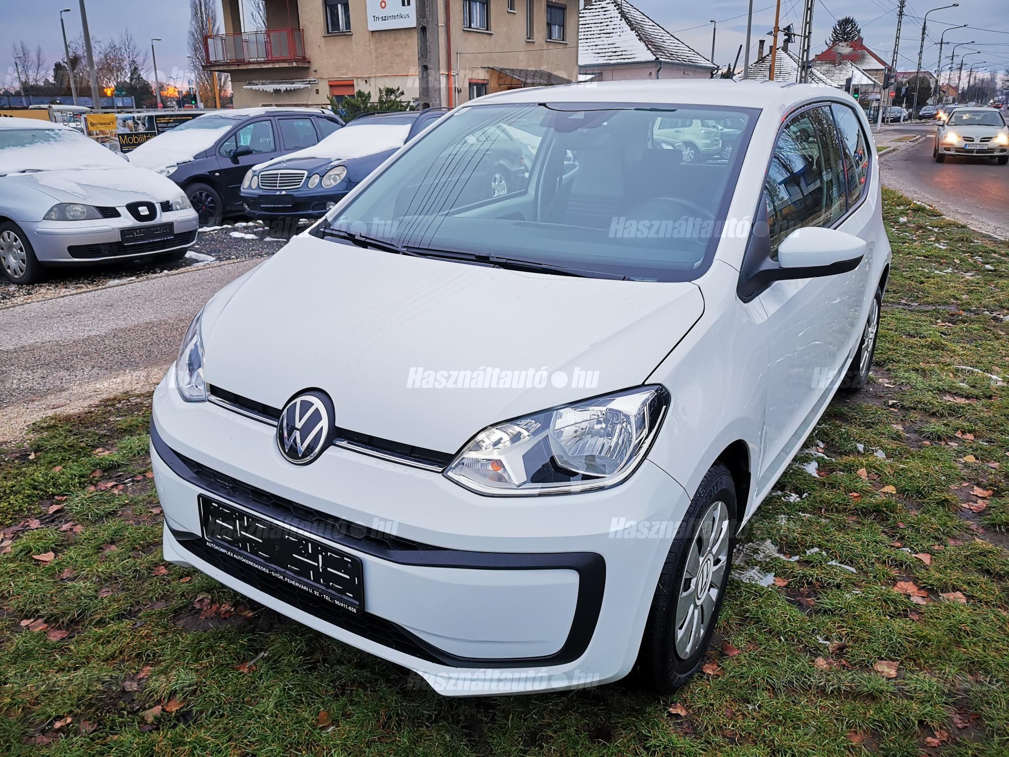 VOLKSWAGEN UP 2023/10 - 1