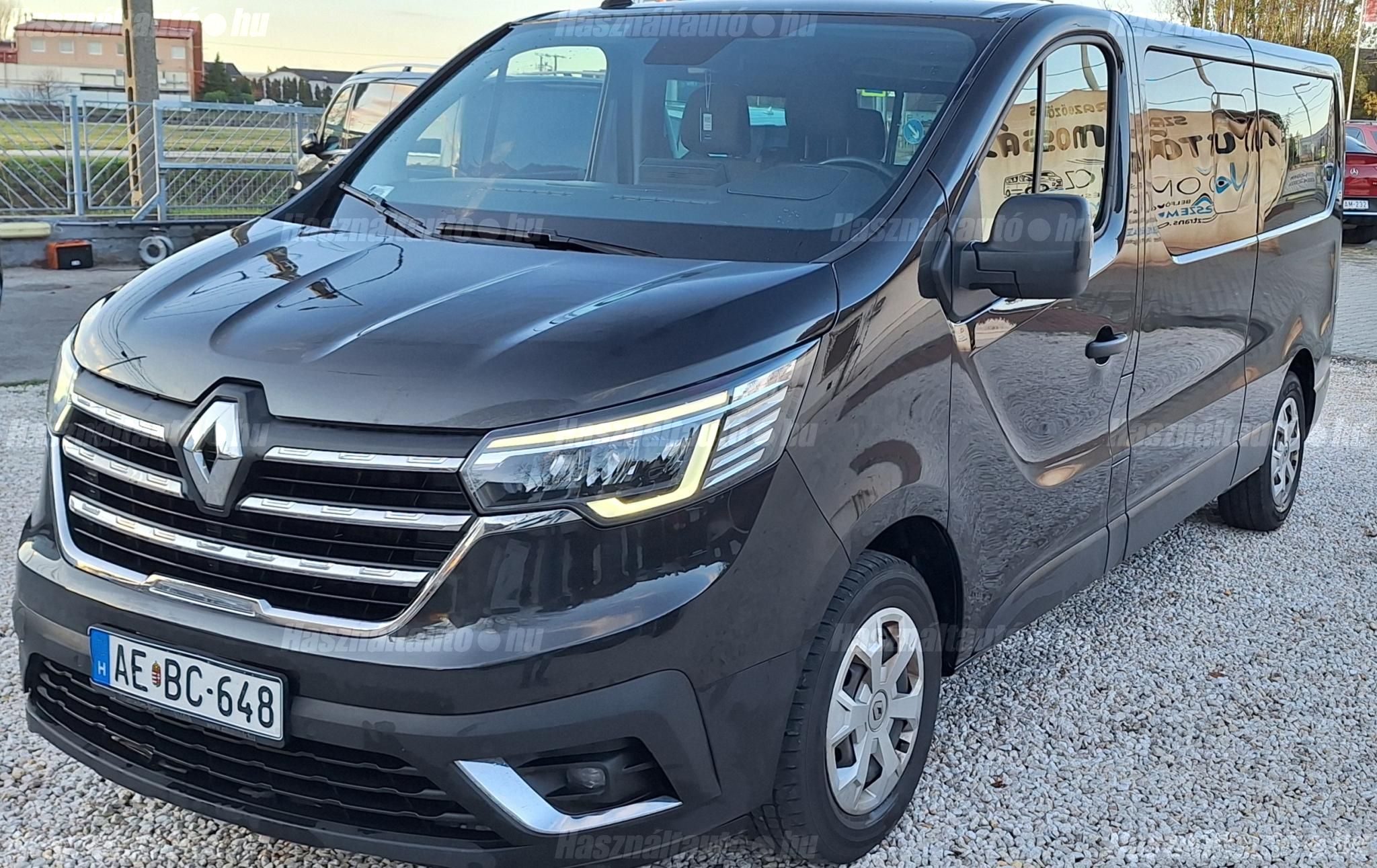 RENAULT TRAFIC 2023/6 - 1