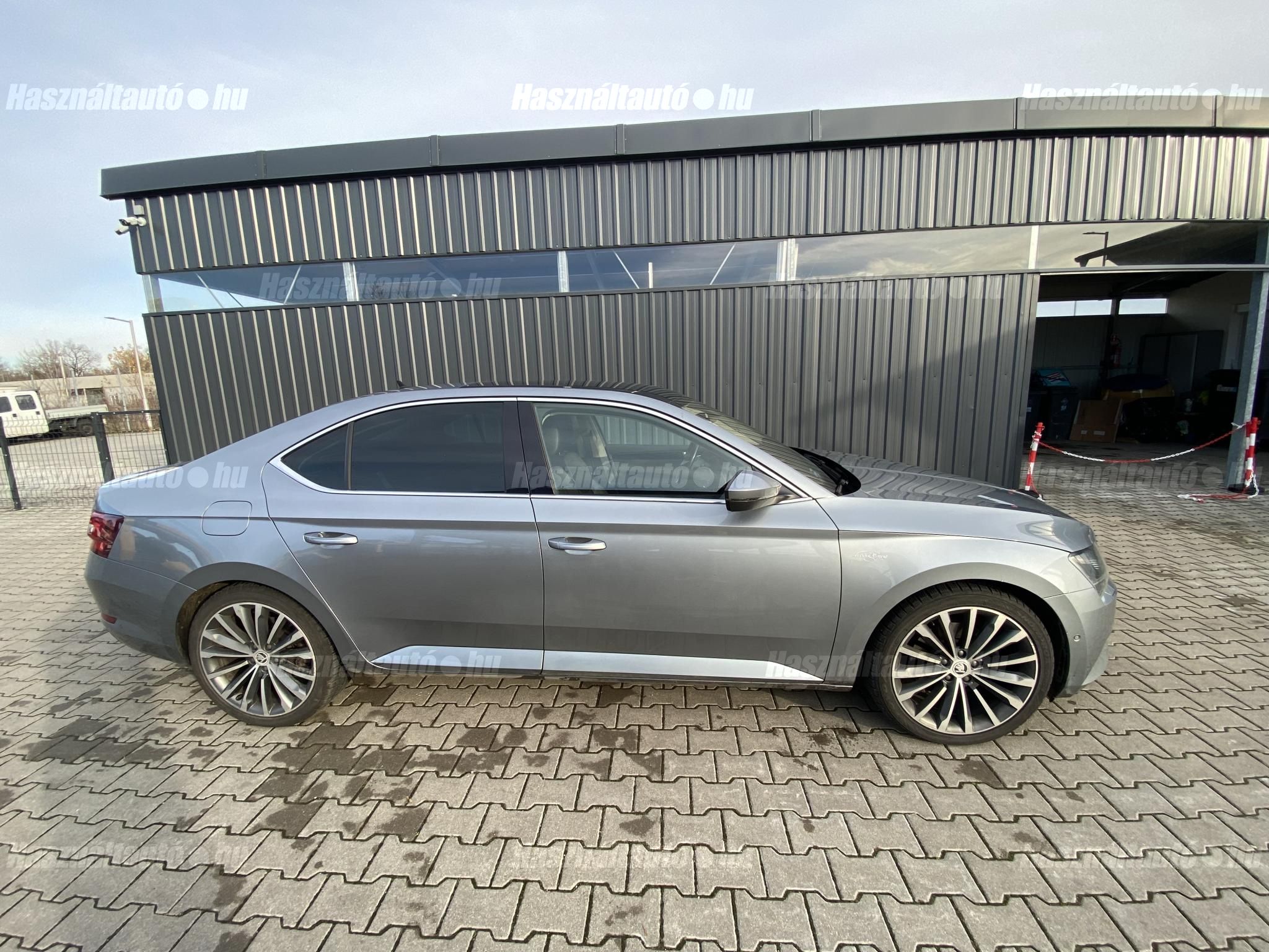 SKODA SUPERB 2017/11 - 1