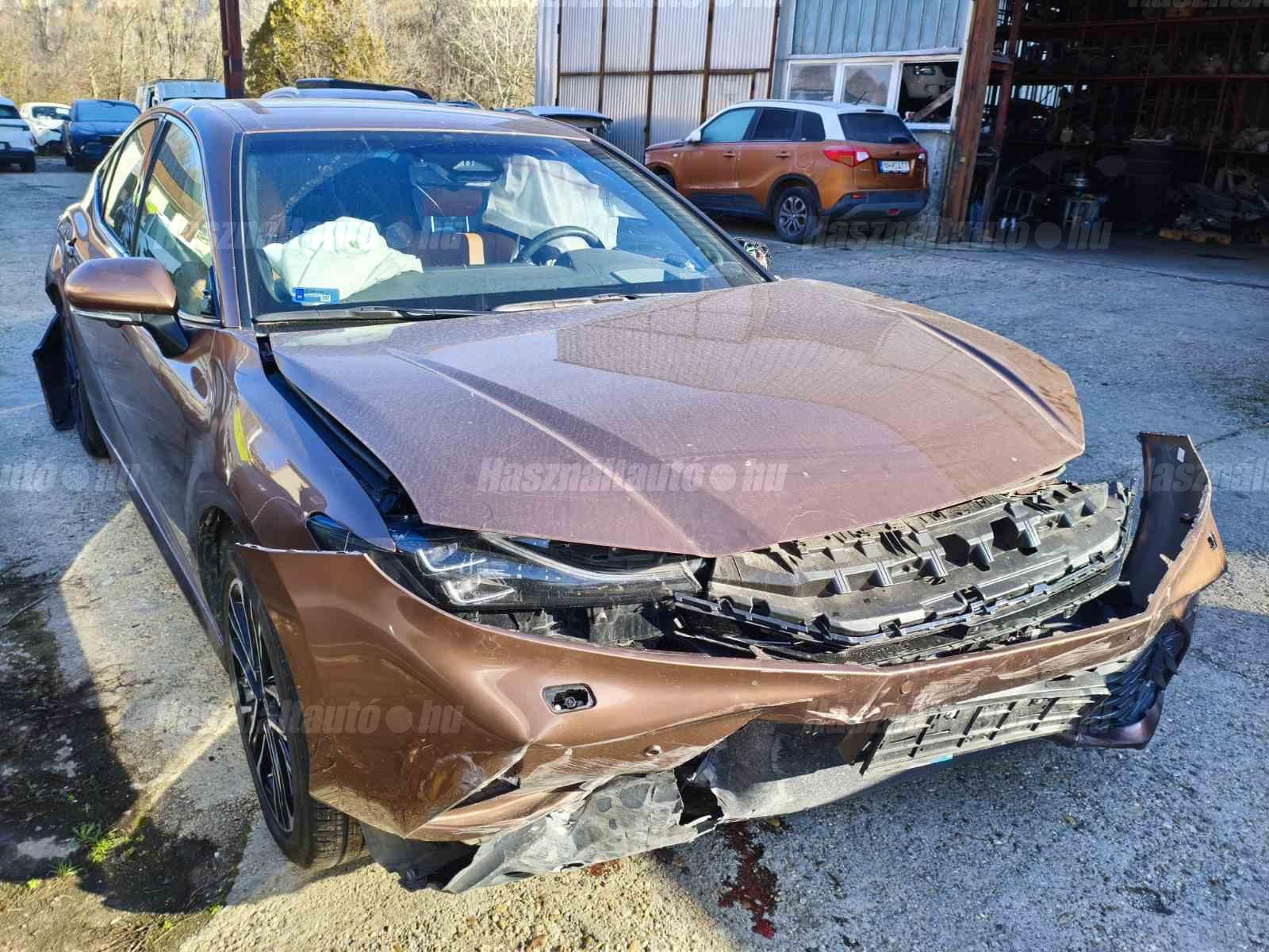 TOYOTA CAMRY 2024/10 - 1