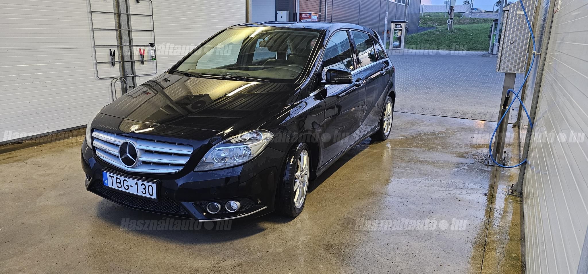 MERCEDES-BENZ B 180 2012 - 1