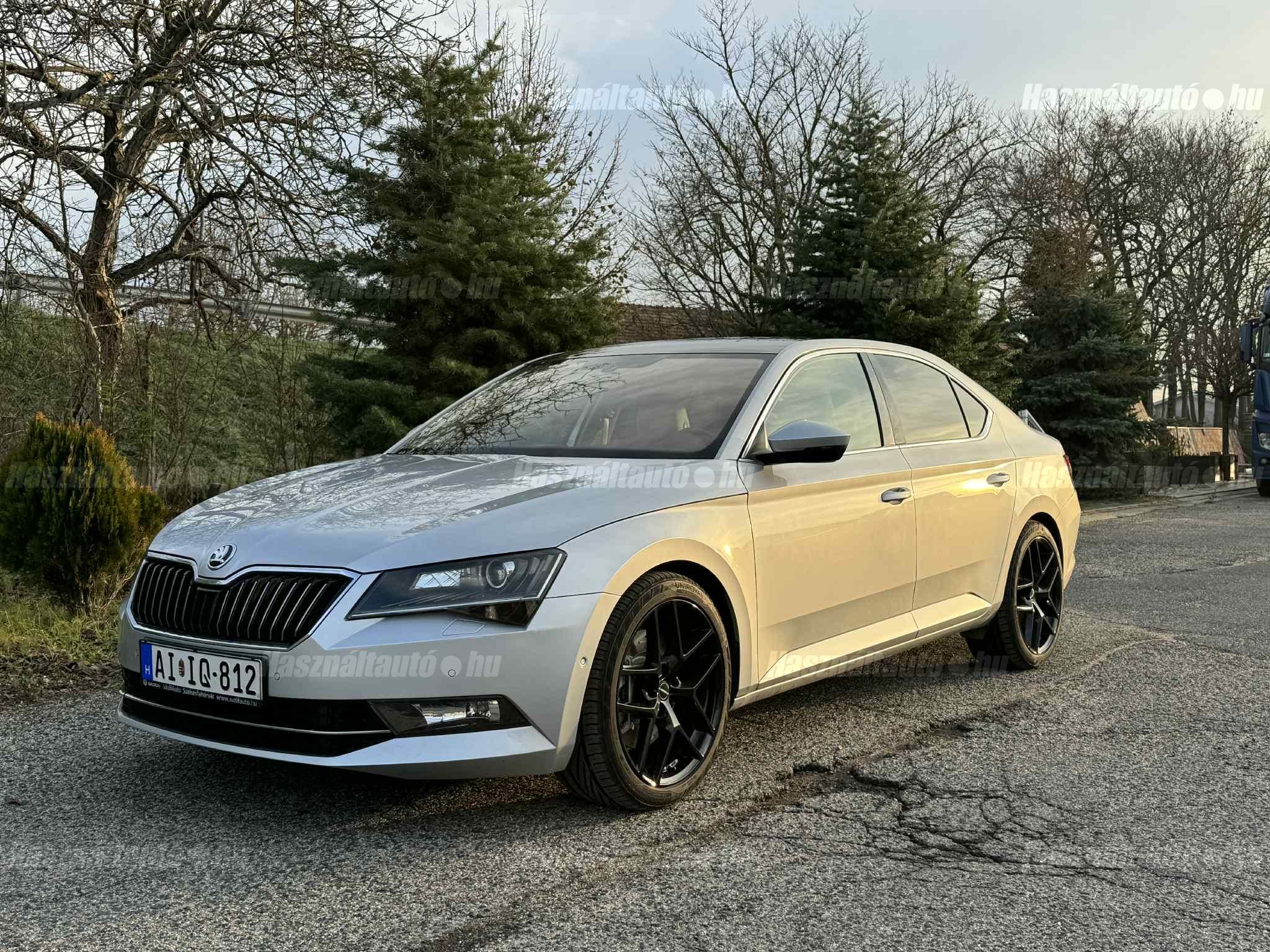 SKODA SUPERB 2019/4 - 1