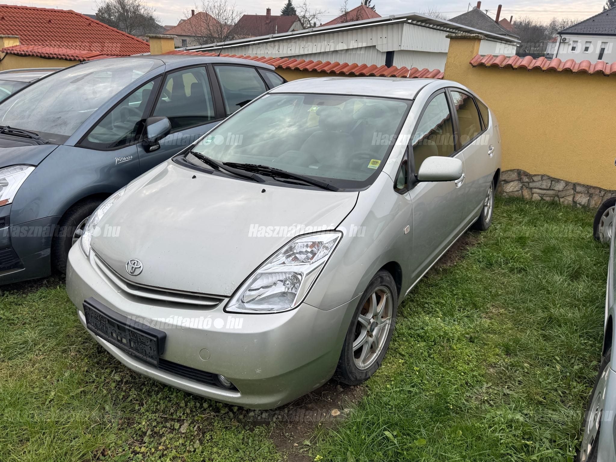 TOYOTA PRIUS 2004/10 - 1