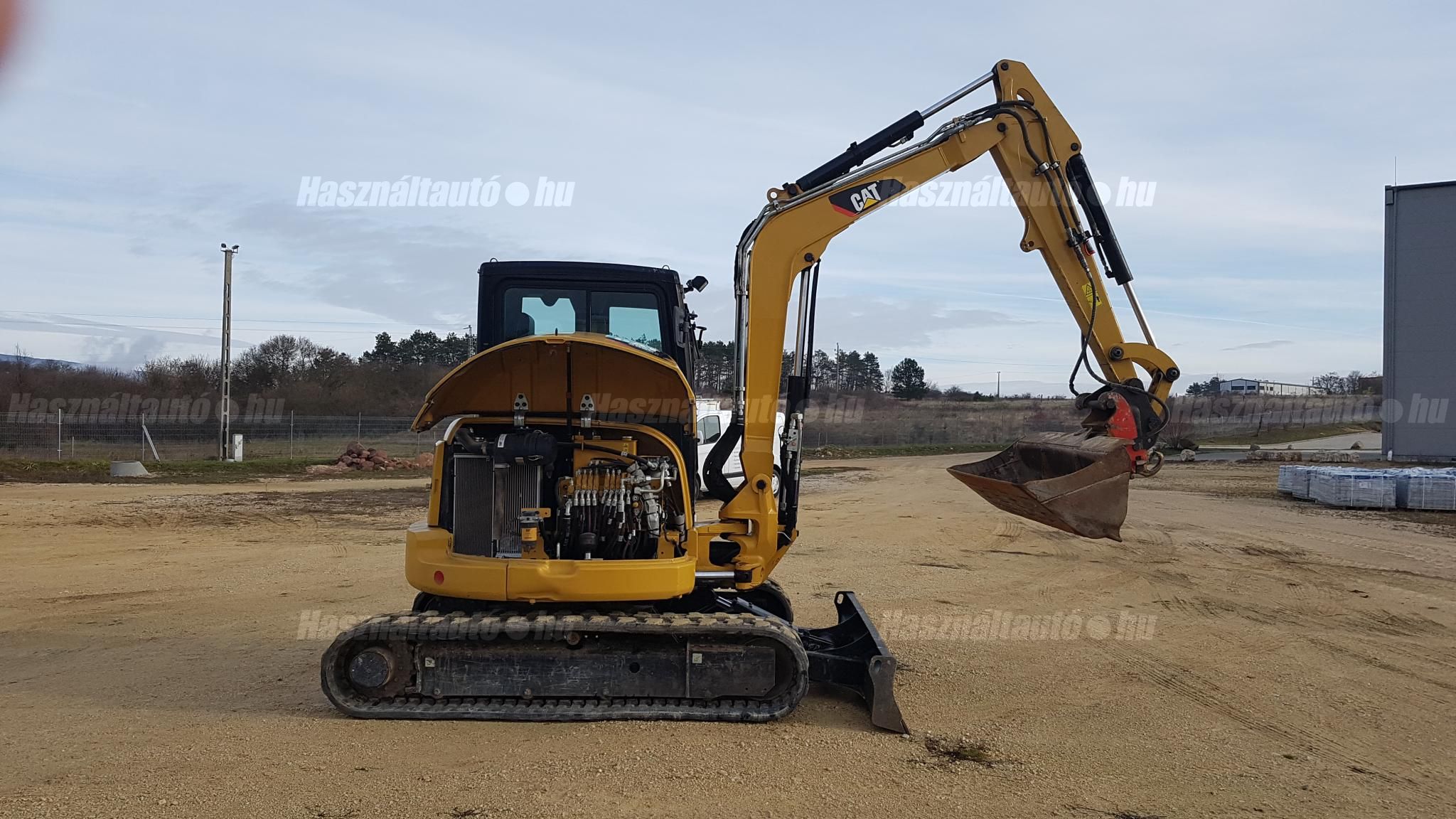 CATERPILLAR 2019/3 - 1