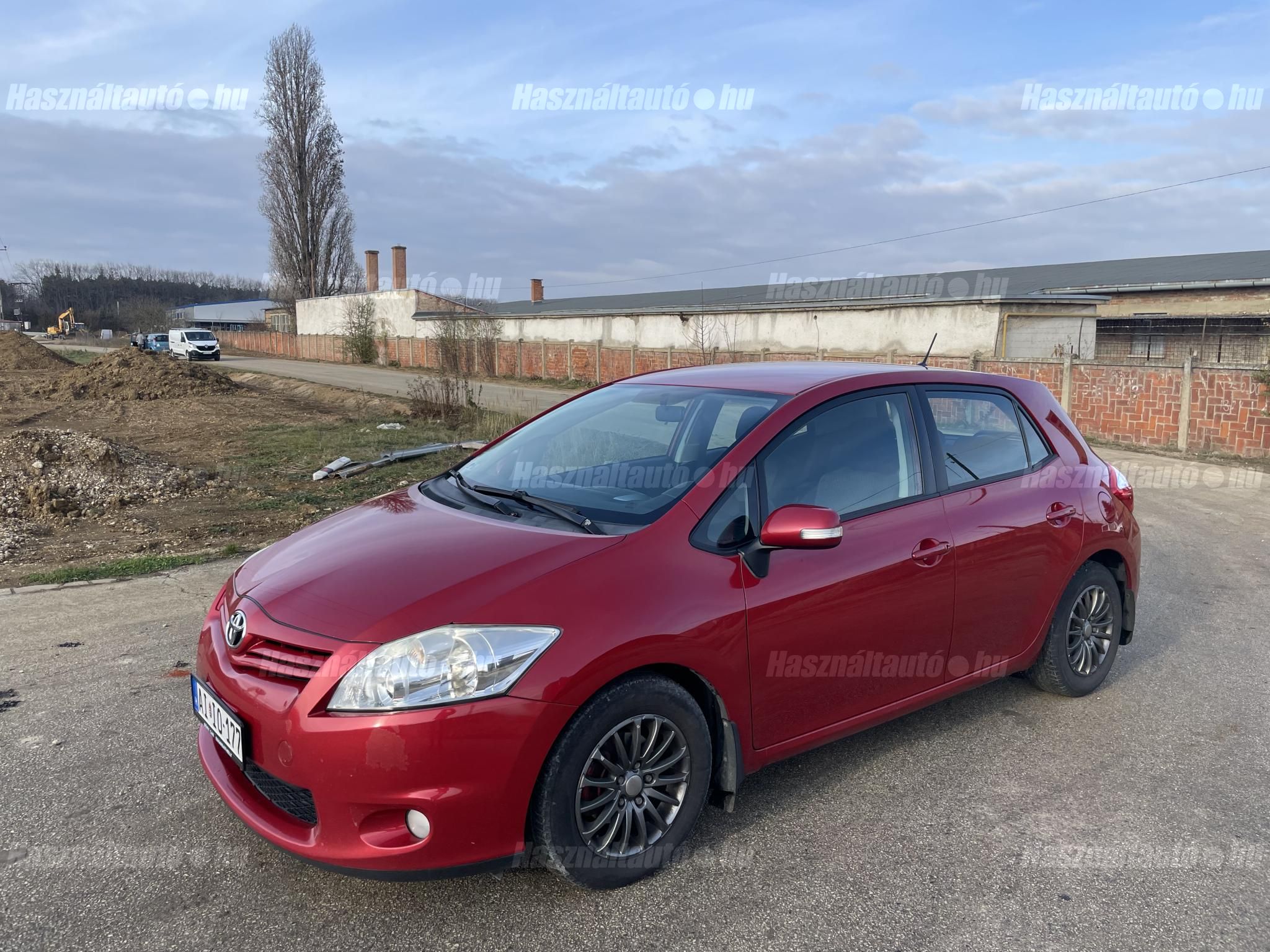TOYOTA AURIS 2010/4 - 1