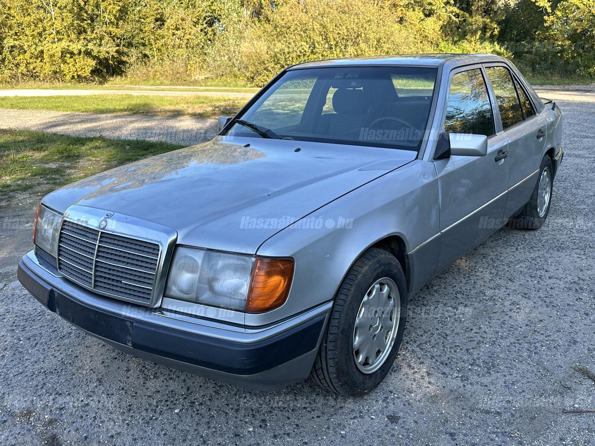 MERCEDES-BENZ 200 1992/8 - 1