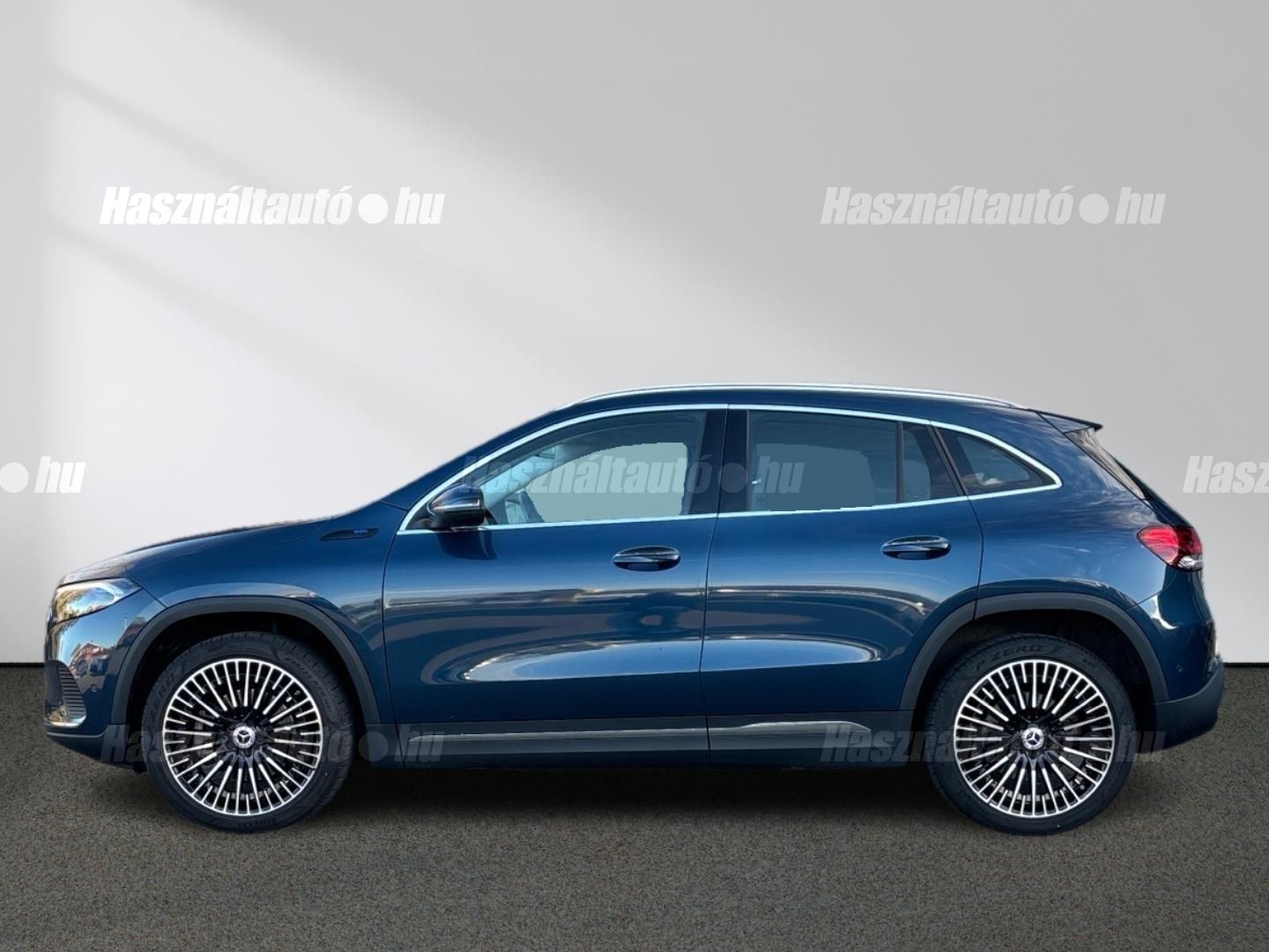 MERCEDES-BENZ EQA 2022 - 1