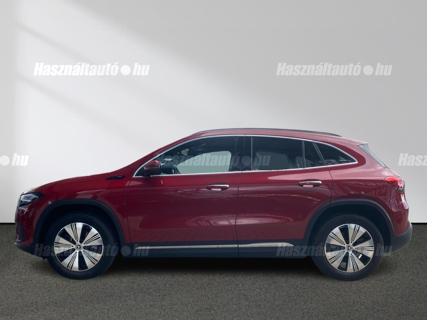 MERCEDES-BENZ EQA 2022 - 1