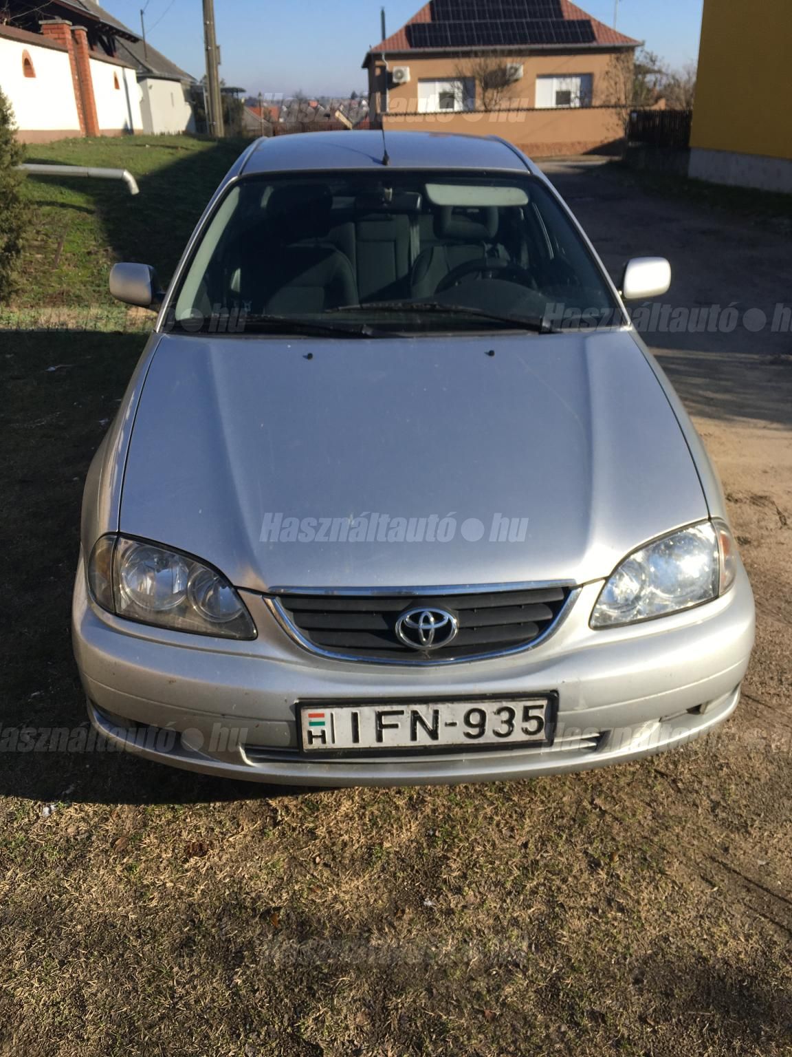 TOYOTA AVENSIS 2002 - 1