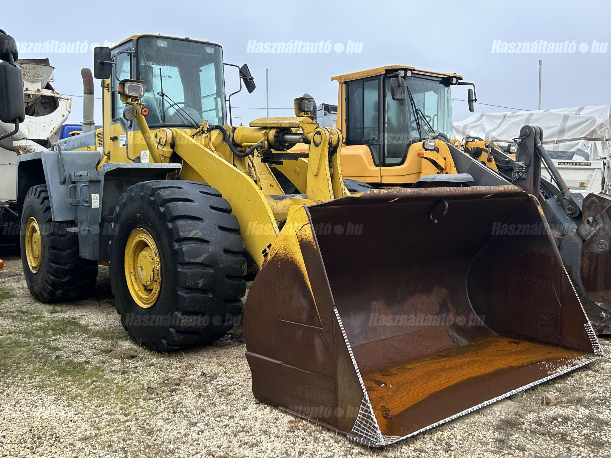 KOMATSU 1998 - 1