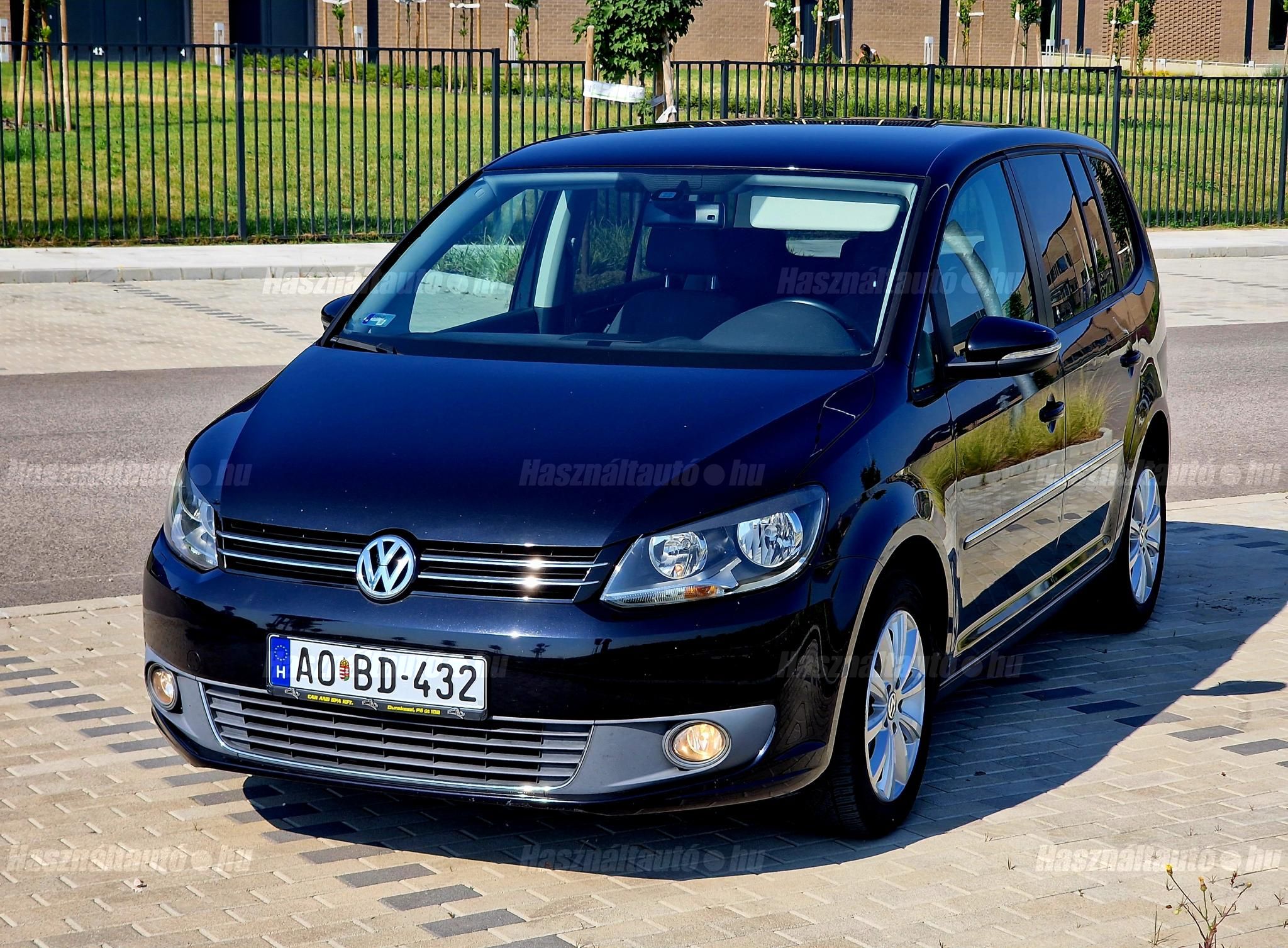VOLKSWAGEN TOURAN 2010/8 - 1