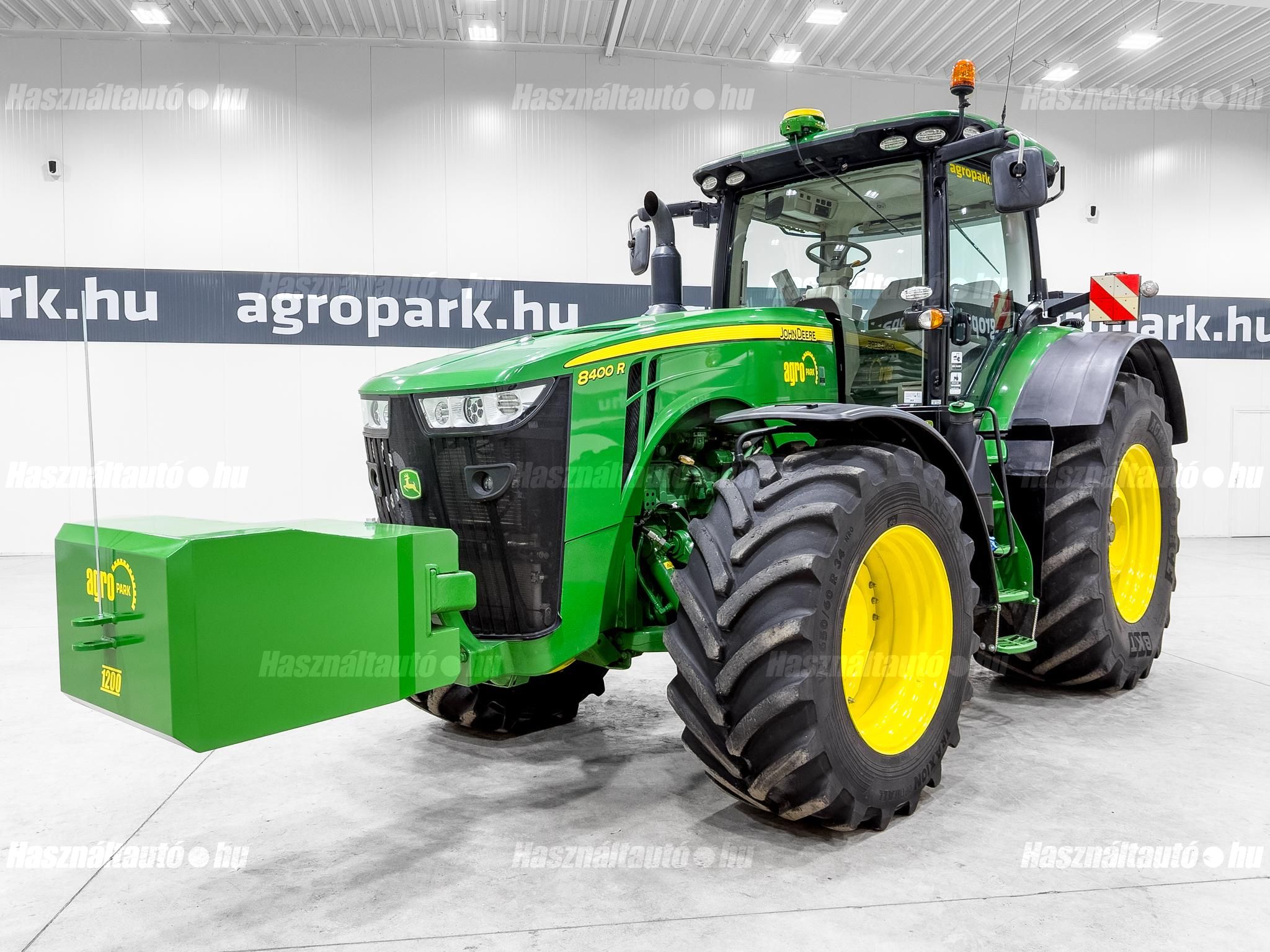 JOHN DEERE 2018 - 1