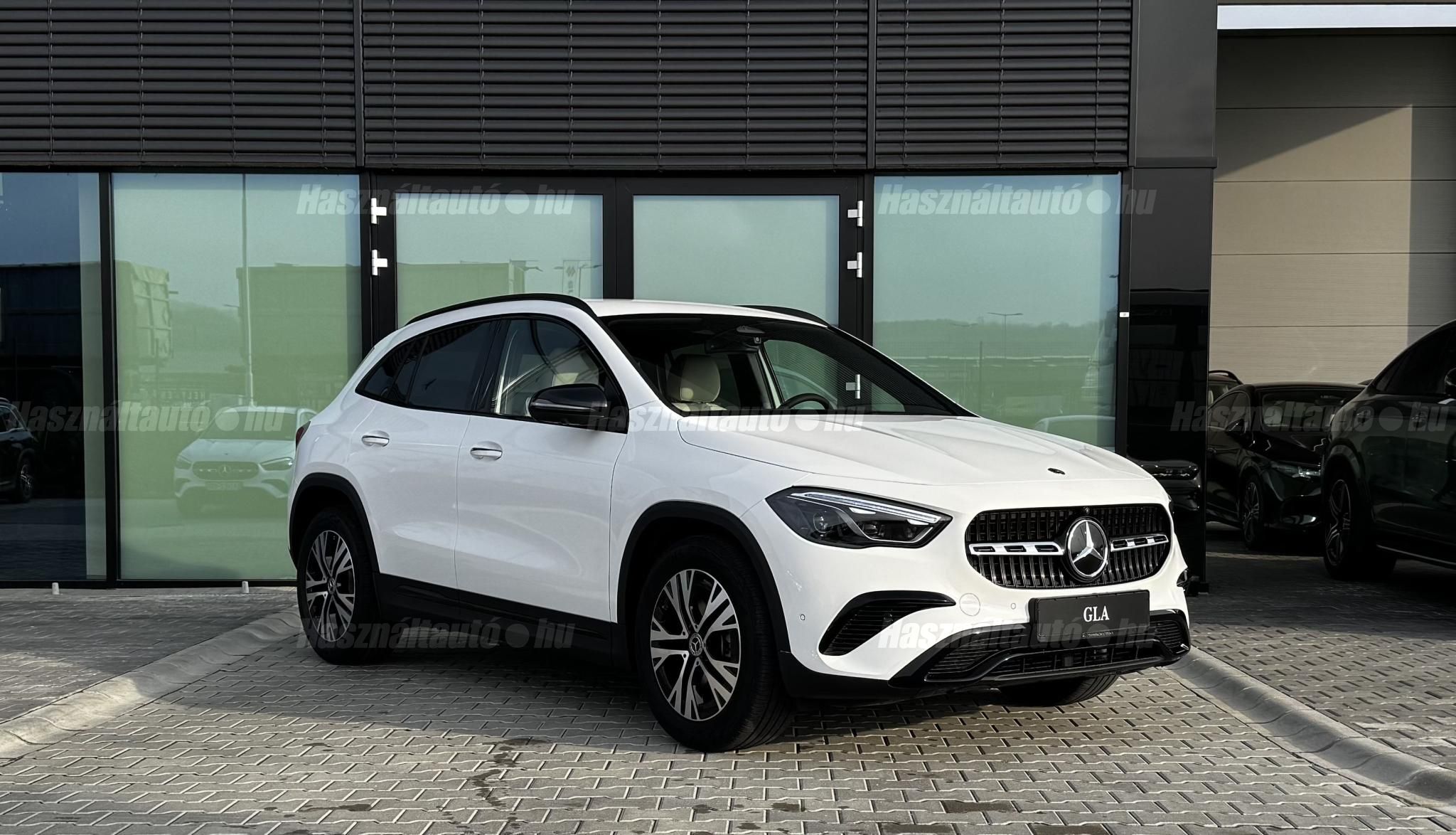 MERCEDES-BENZ GLA 180 2025 - 1