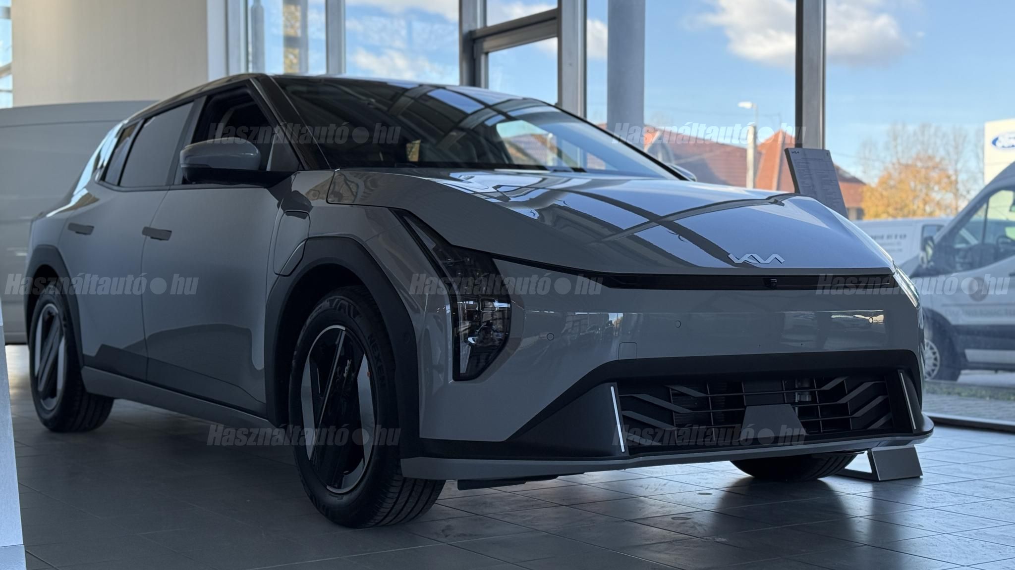 KIA EV4 2025/12 - 1