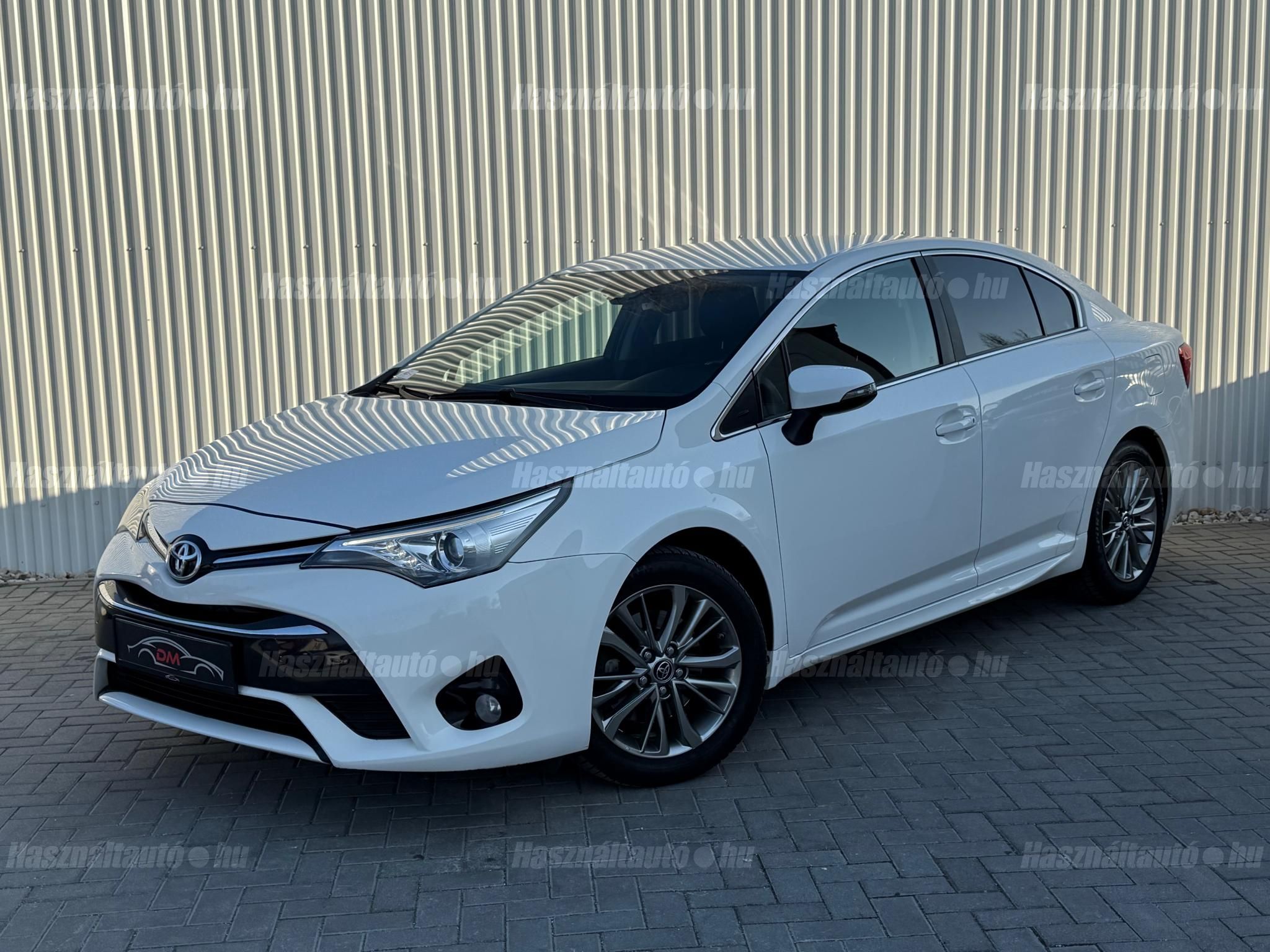TOYOTA AVENSIS 2016/8 - 1