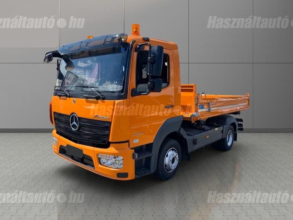 MERCEDES-BENZ 2025 - 1