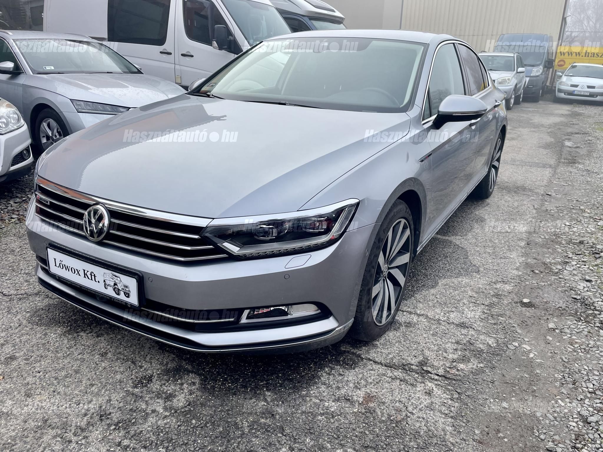 VOLKSWAGEN PASSAT 2018/2 - 1