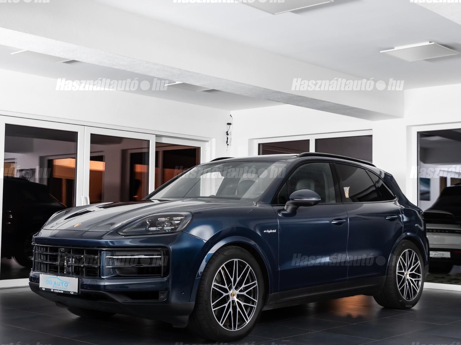PORSCHE CAYENNE 2024 - 1