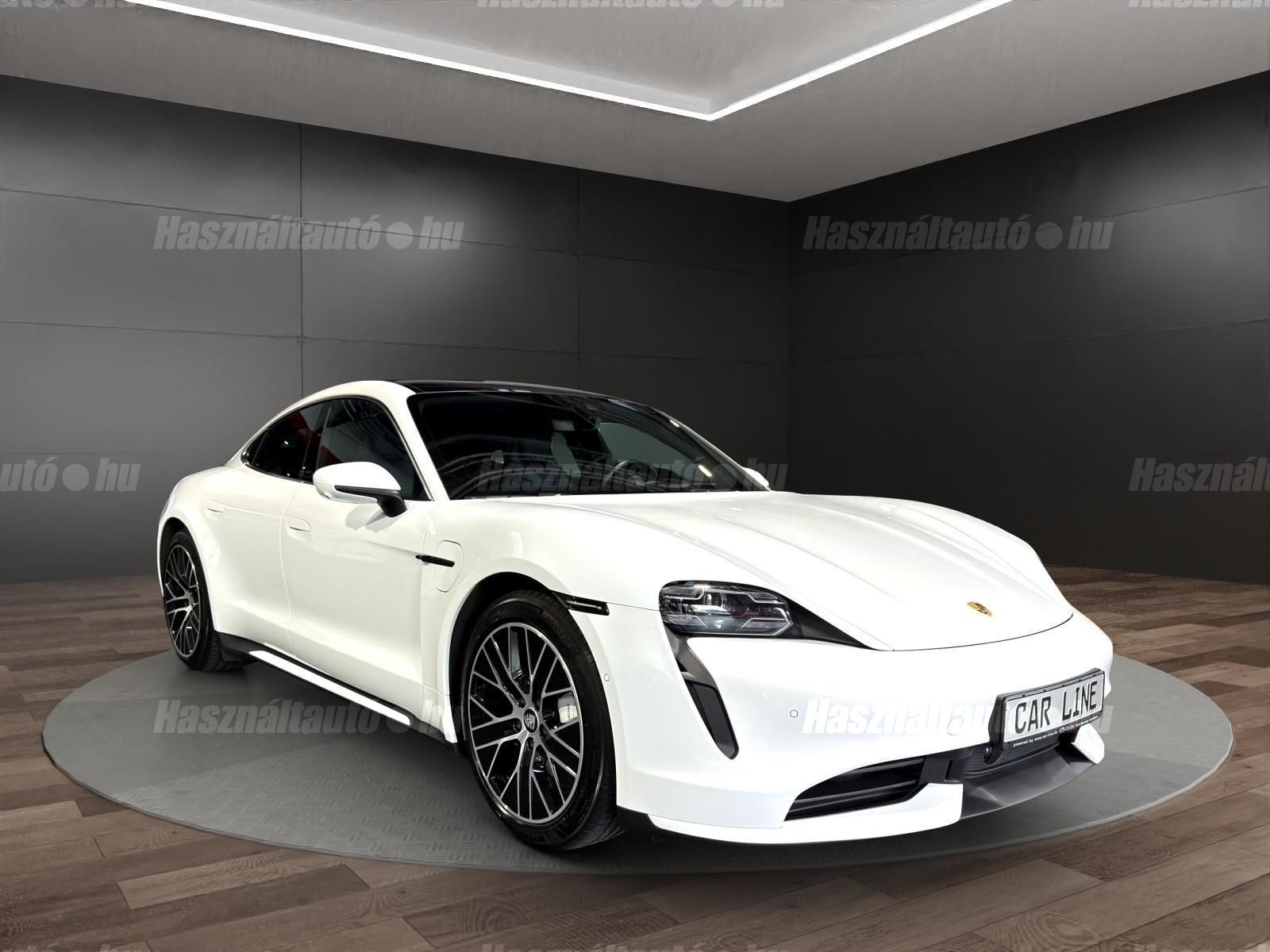 PORSCHE TAYCAN 2020 - 1